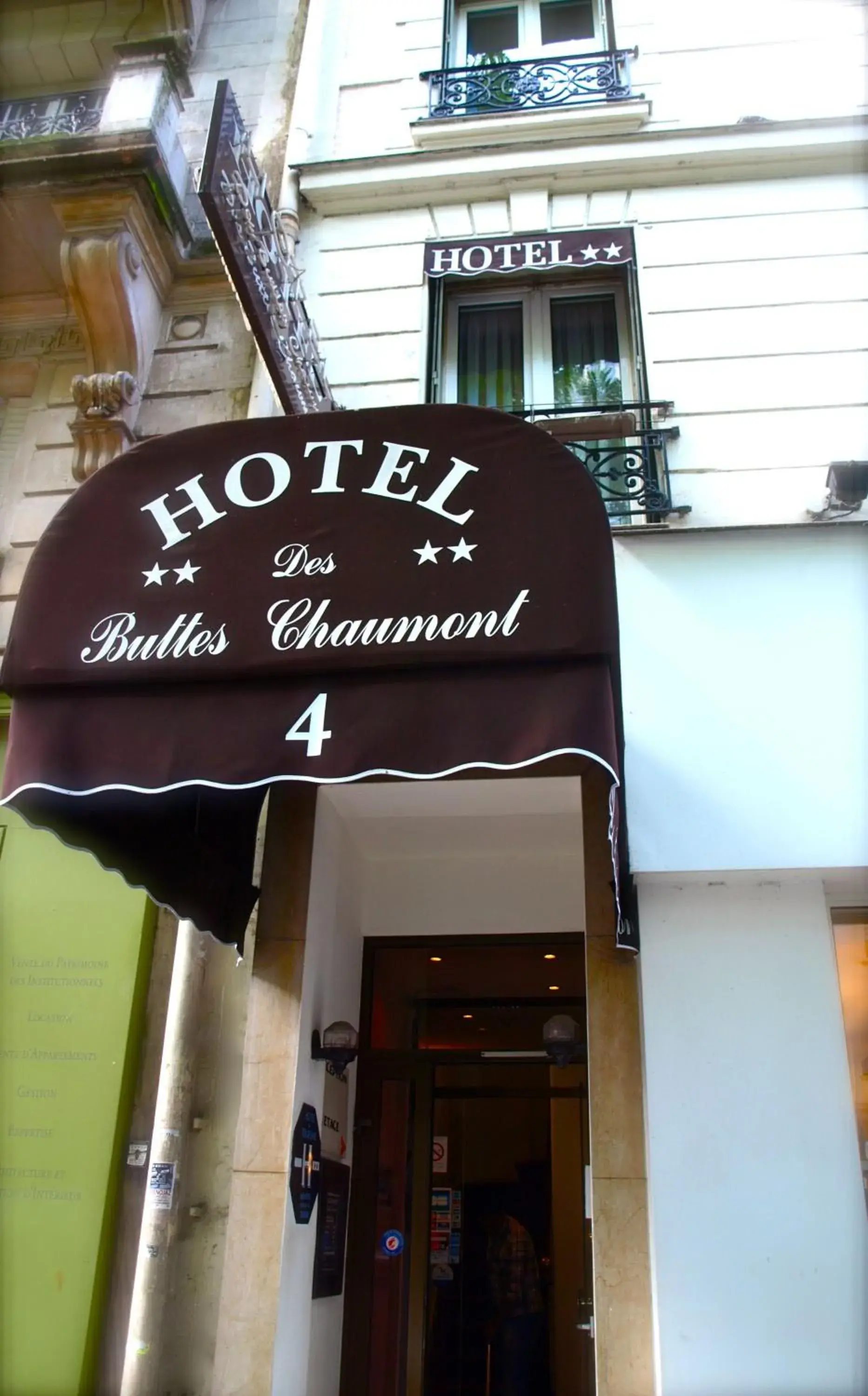 Facade/entrance in Hôtel des Buttes Chaumont Facade/entrance in Hôtel des Buttes Chaumont
