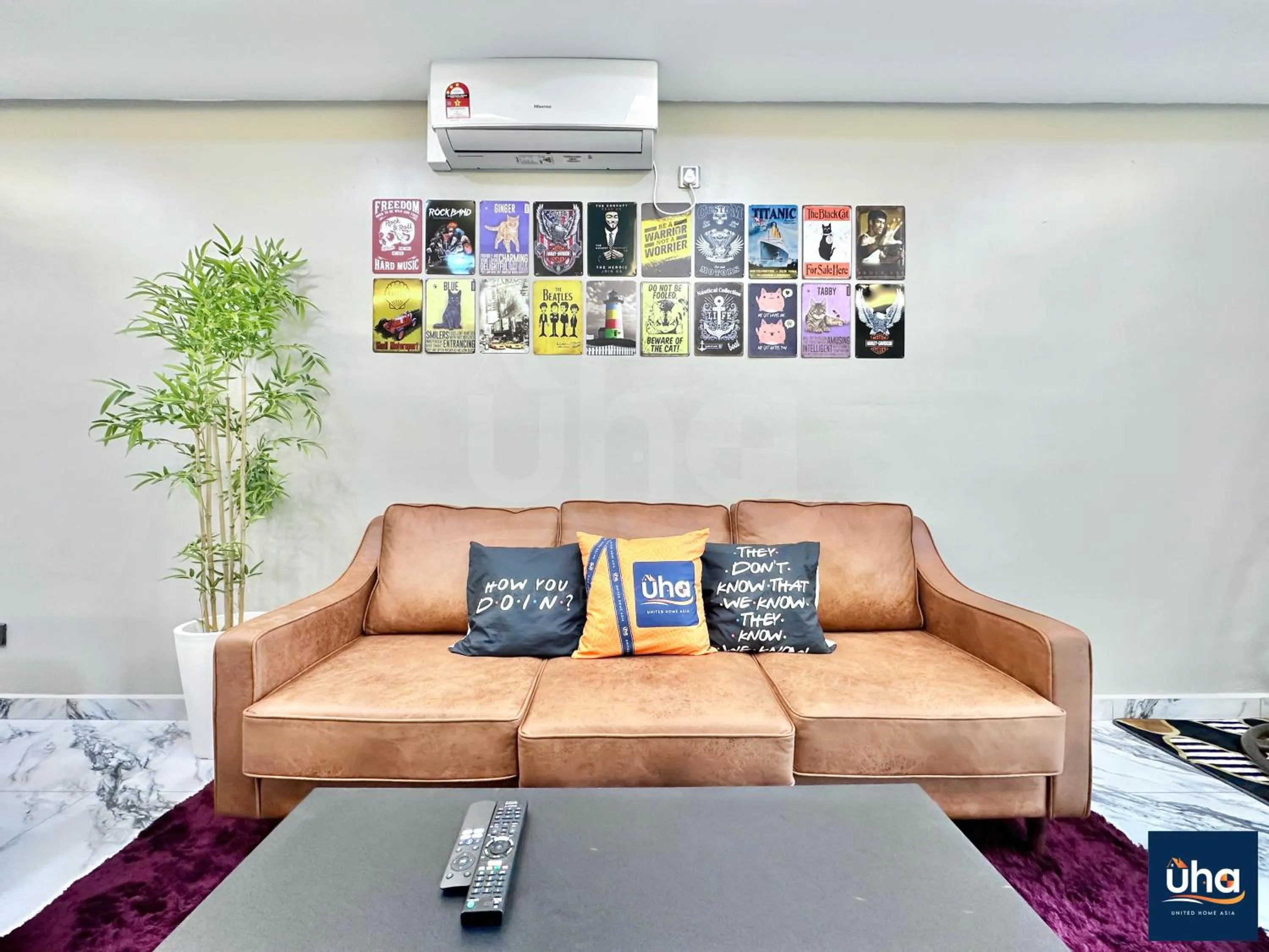 Living room in Akademik Suite by RR JBcity