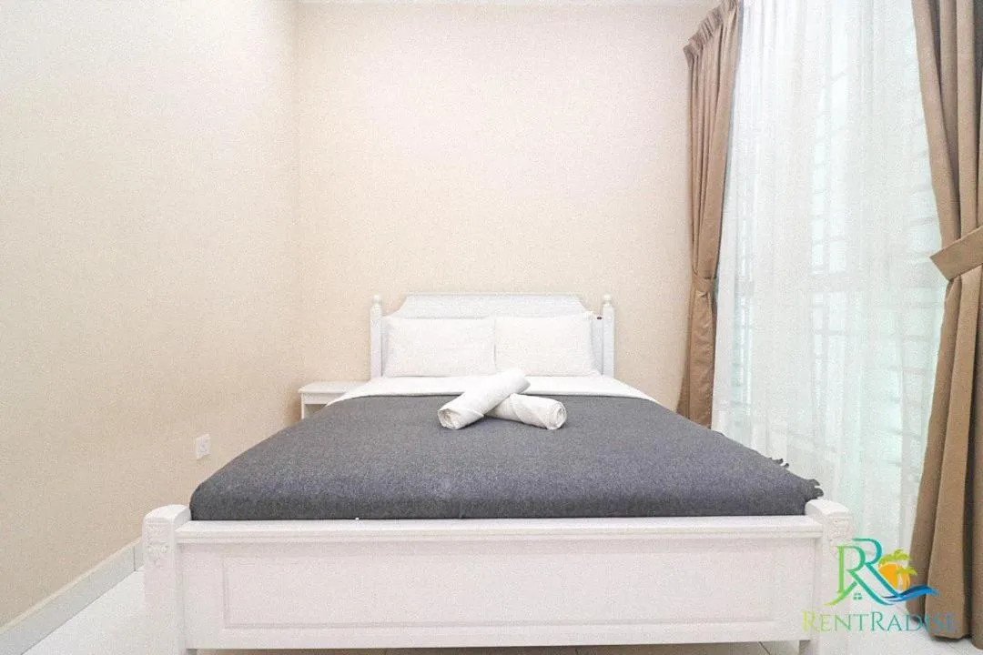 Bedroom, Bed in Akademik Suite by RR JBcity