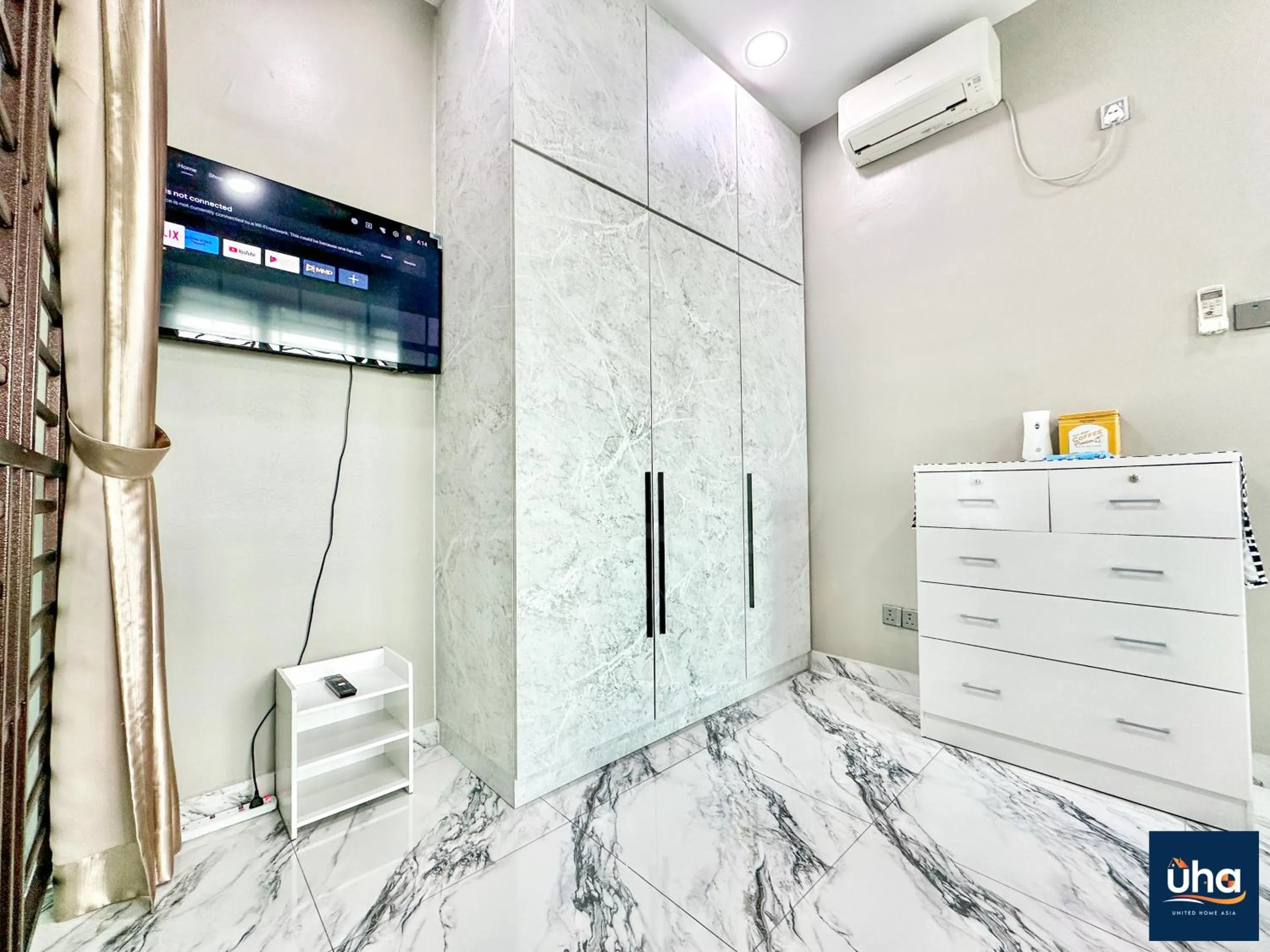 TV and multimedia in Akademik Suite by RR JBcity