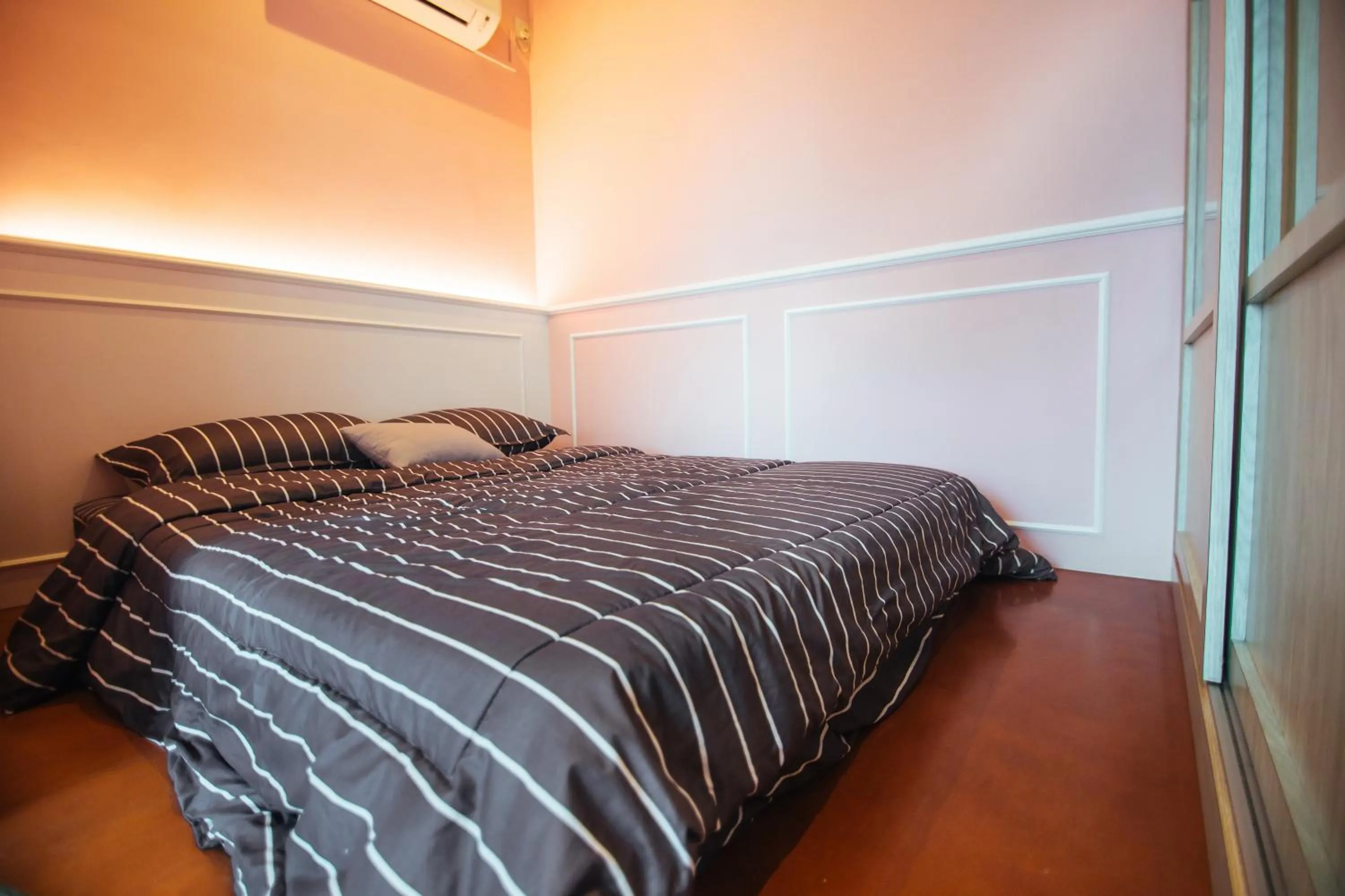 Bedroom, Bed in Akademik Suite by RR JBcity