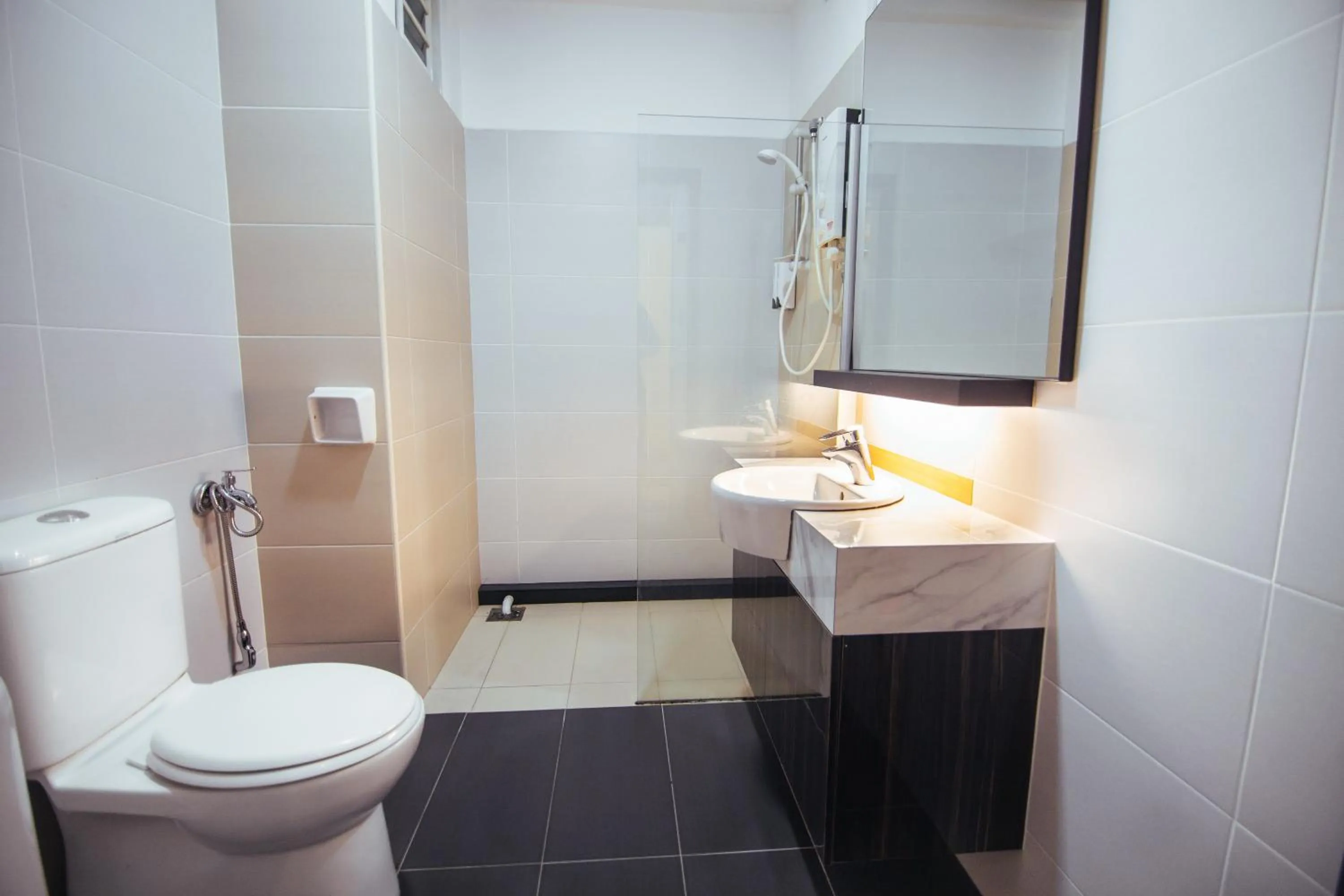 Bathroom in Akademik Suite by RR JBcity