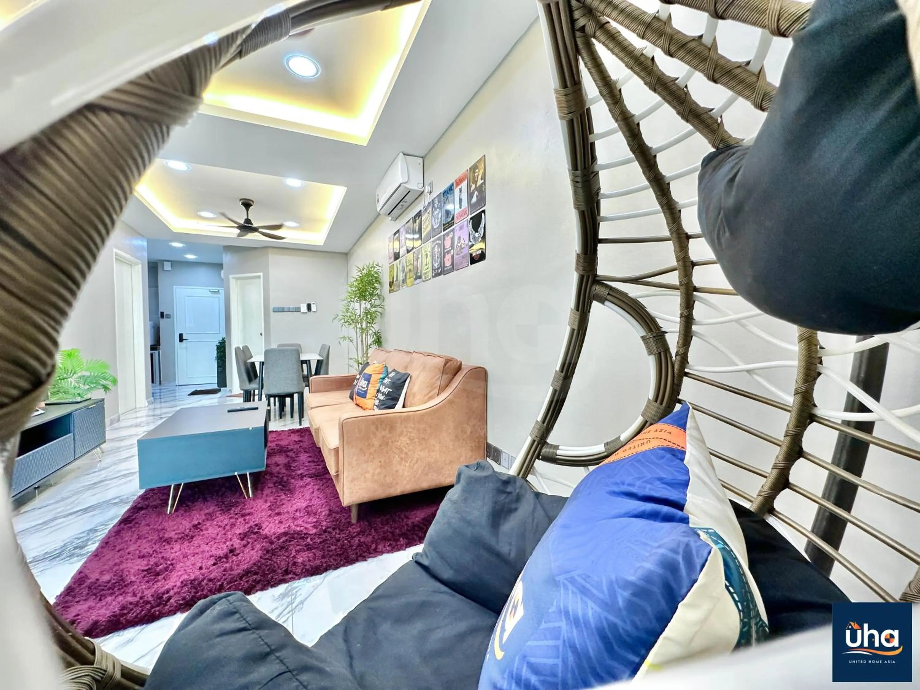 Living room in Akademik Suite by RR JBcity