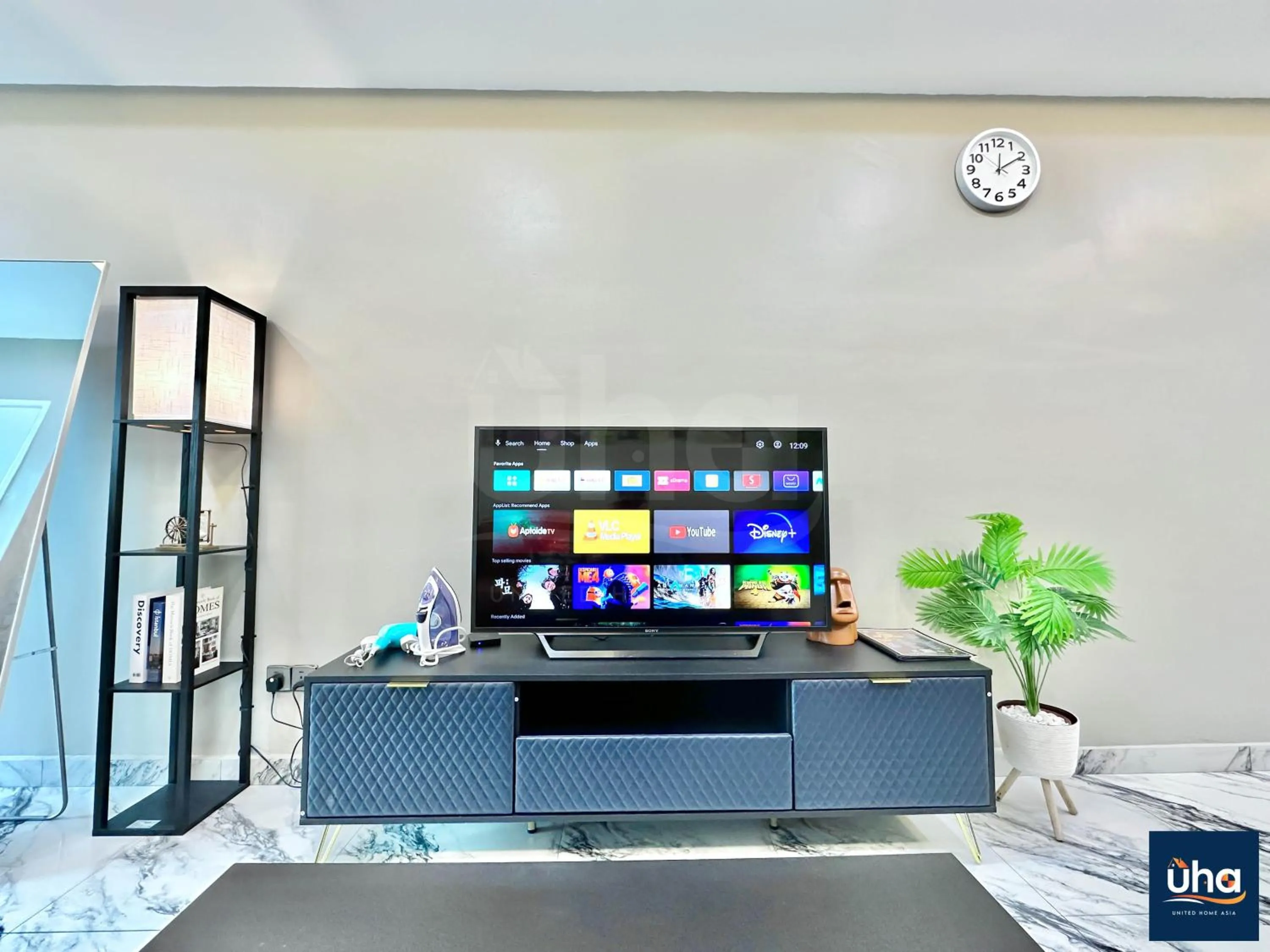 TV and multimedia in Akademik Suite by RR JBcity