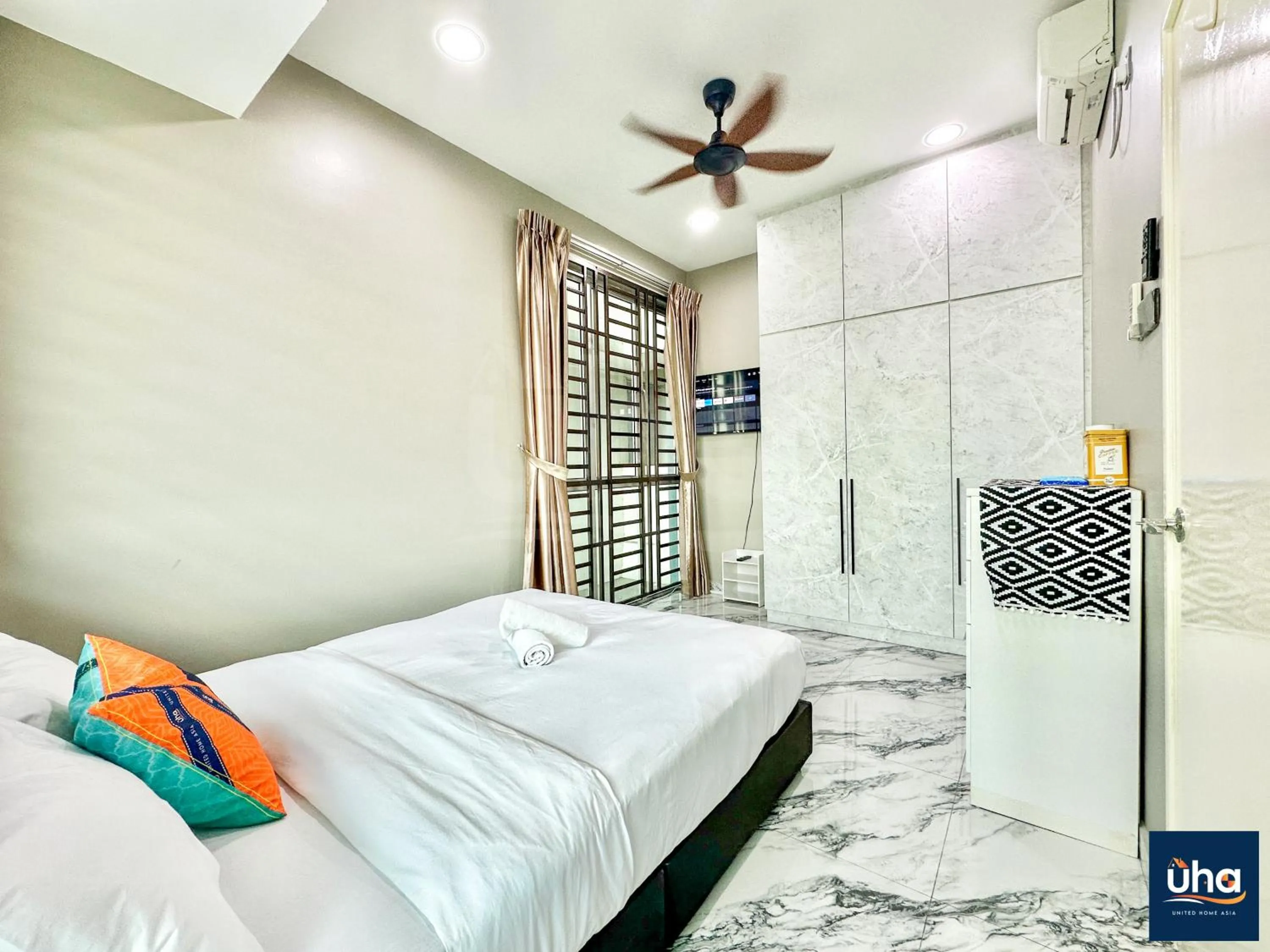 Bed in Akademik Suite by RR JBcity