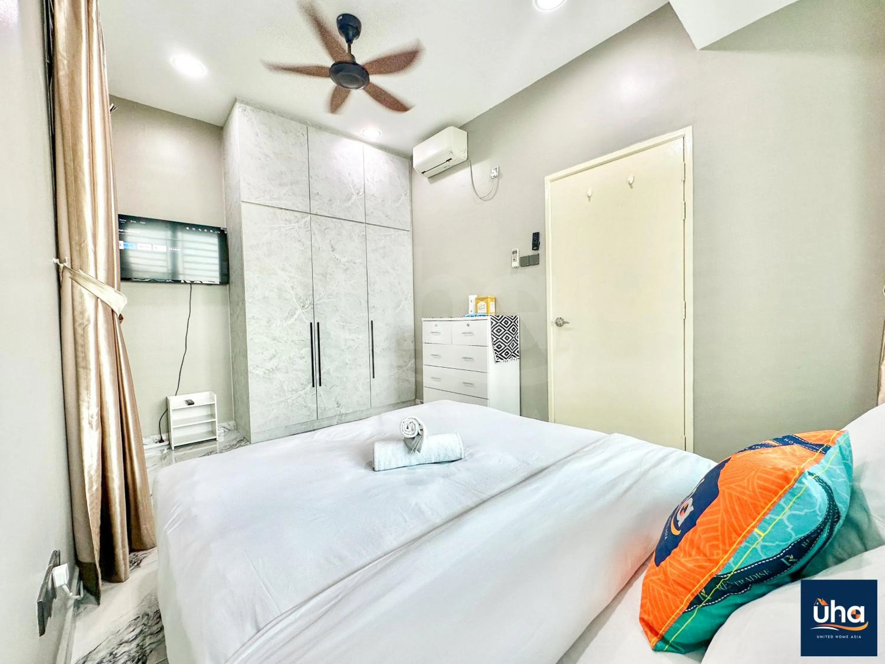 Bed in Akademik Suite by RR JBcity