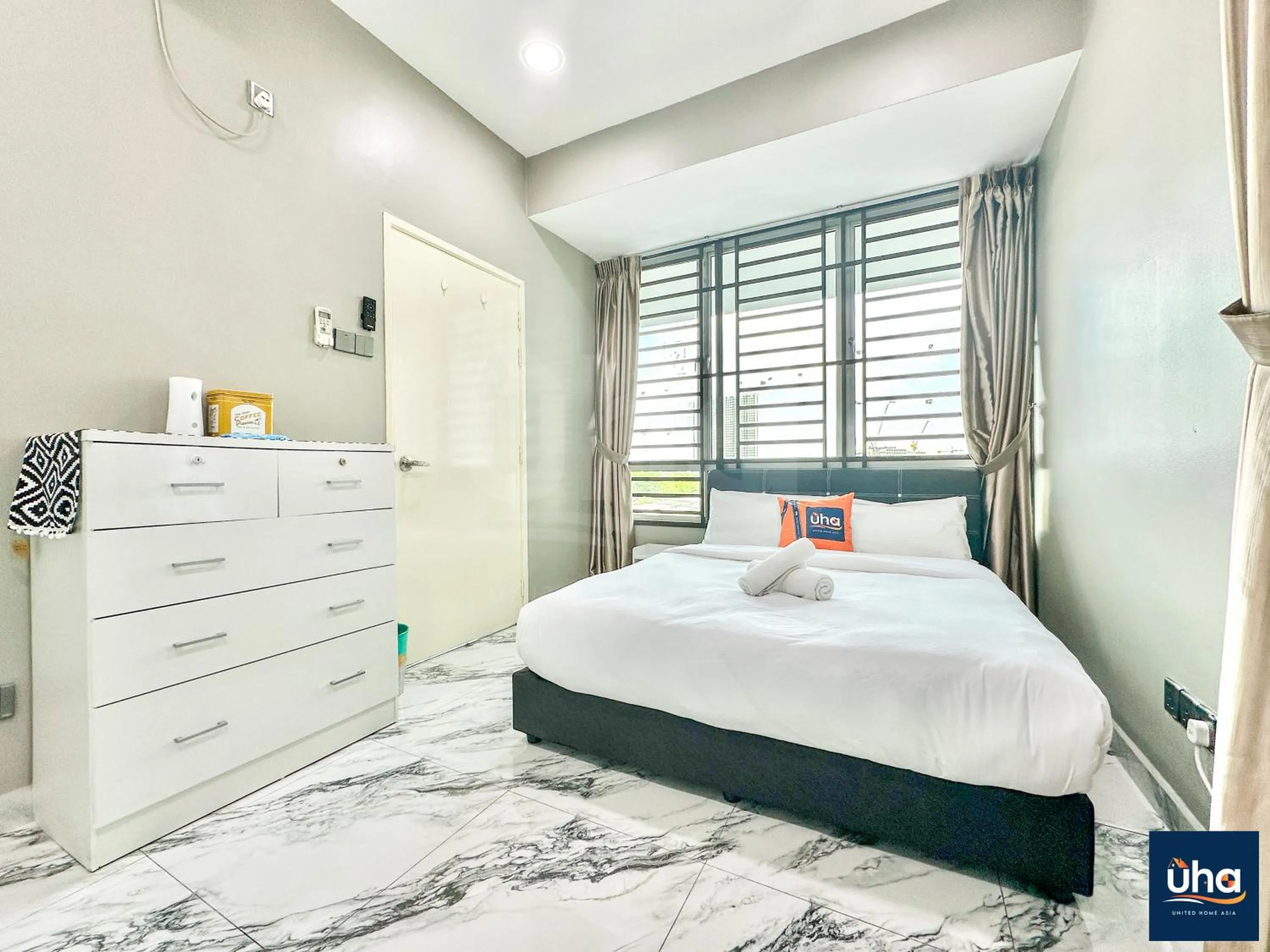 Bed in Akademik Suite by RR JBcity