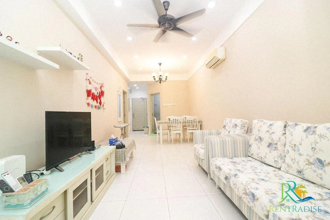 Living room in Akademik Suite by RR JBcity