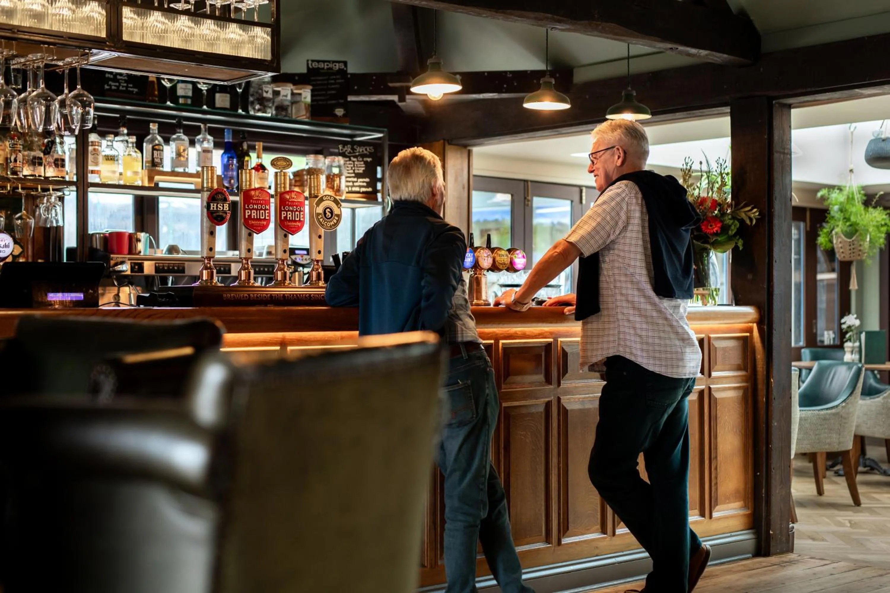Lounge or bar in Cromwell Arms Country Pub with Rooms