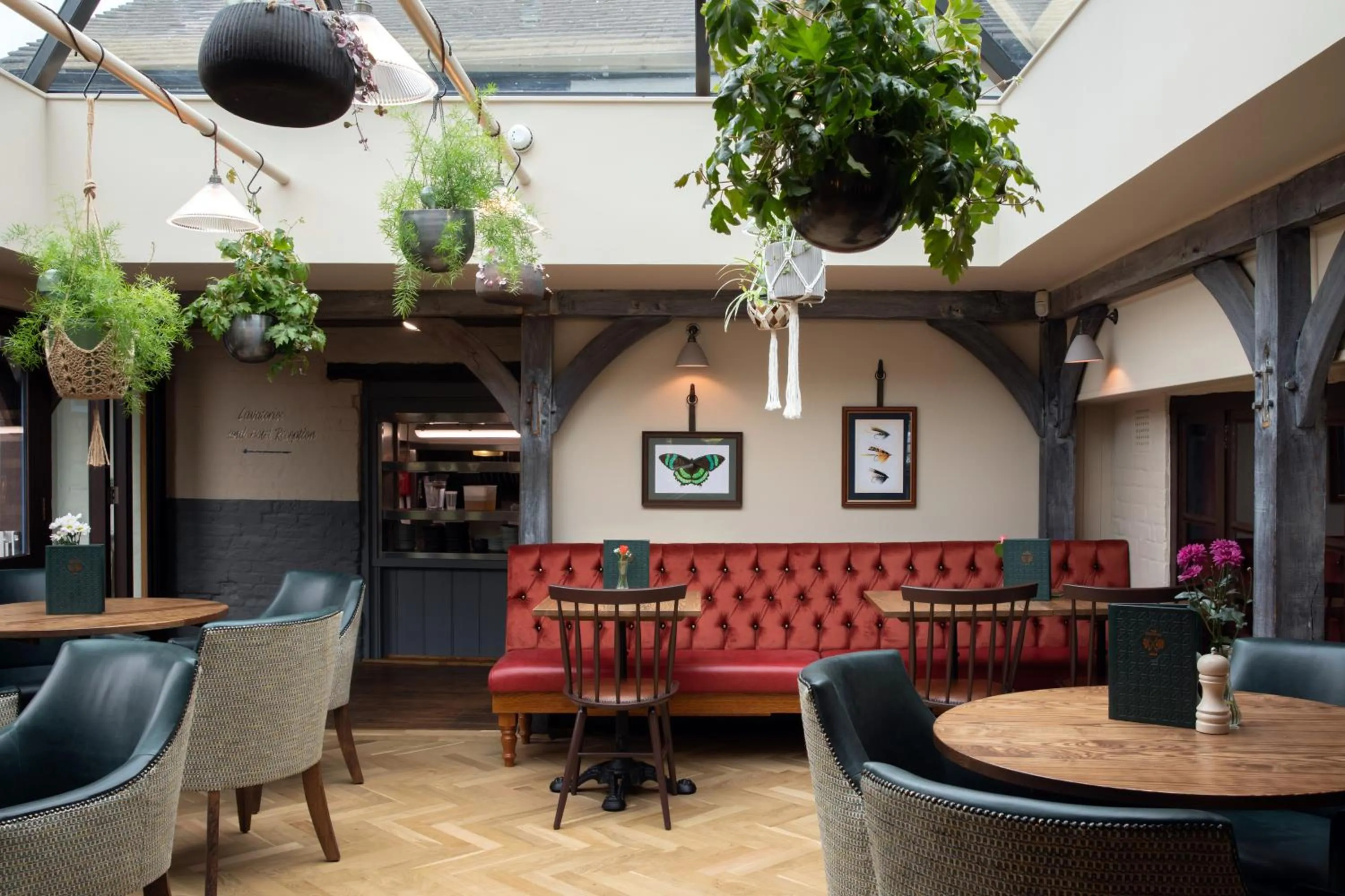 Lounge or bar in Cromwell Arms Country Pub with Rooms