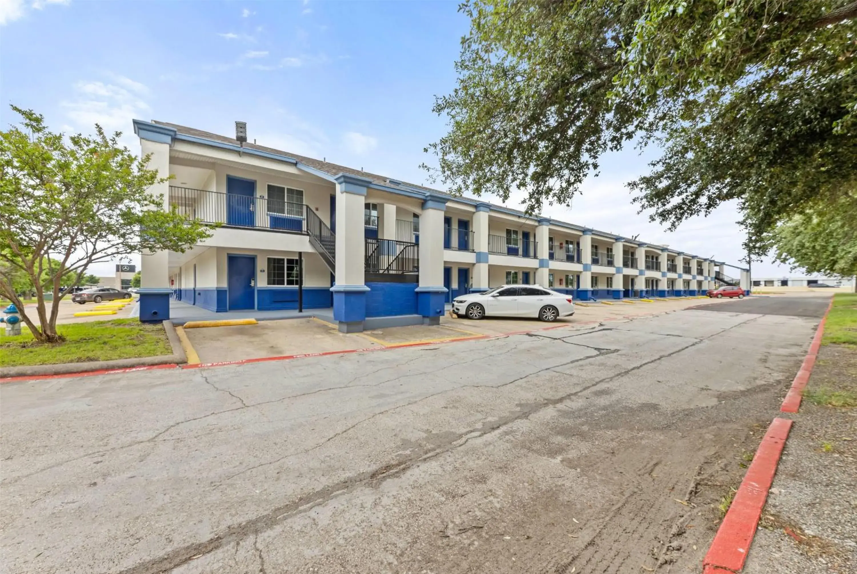 Property building in Days Inn by Wyndham McKinney Property building in Days Inn by Wyndham McKinney