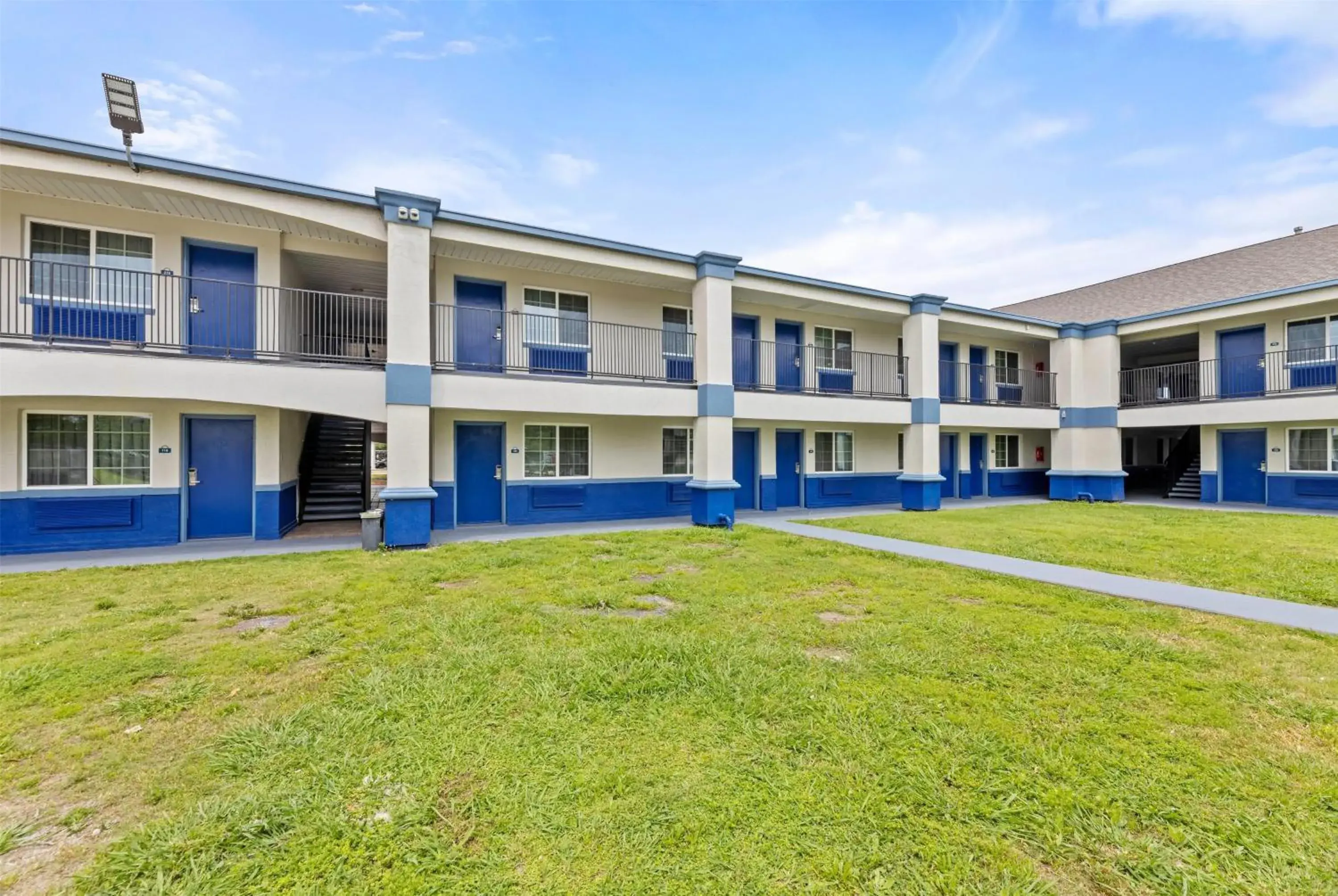 Property building in Days Inn by Wyndham McKinney Property building in Days Inn by Wyndham McKinney