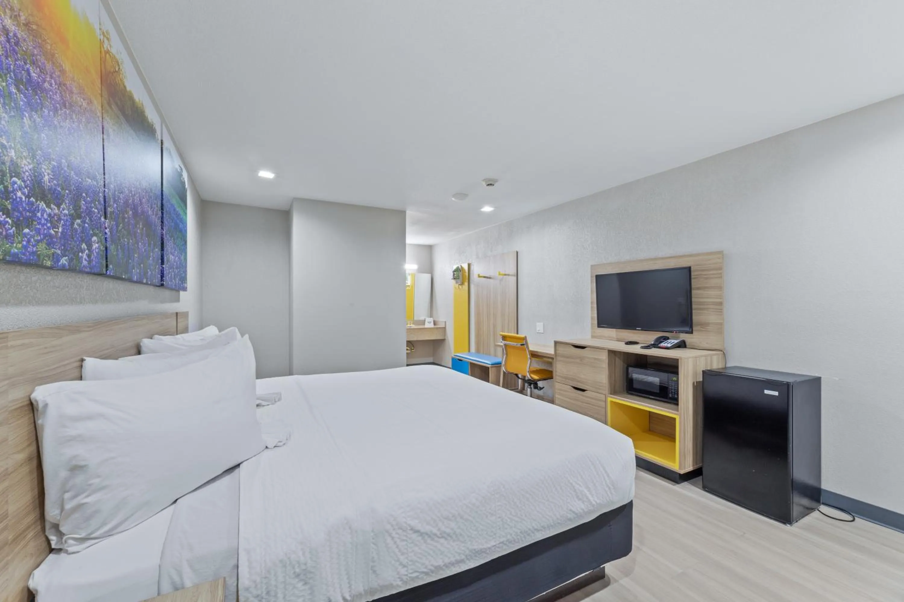 Bed in Days Inn by Wyndham McKinney