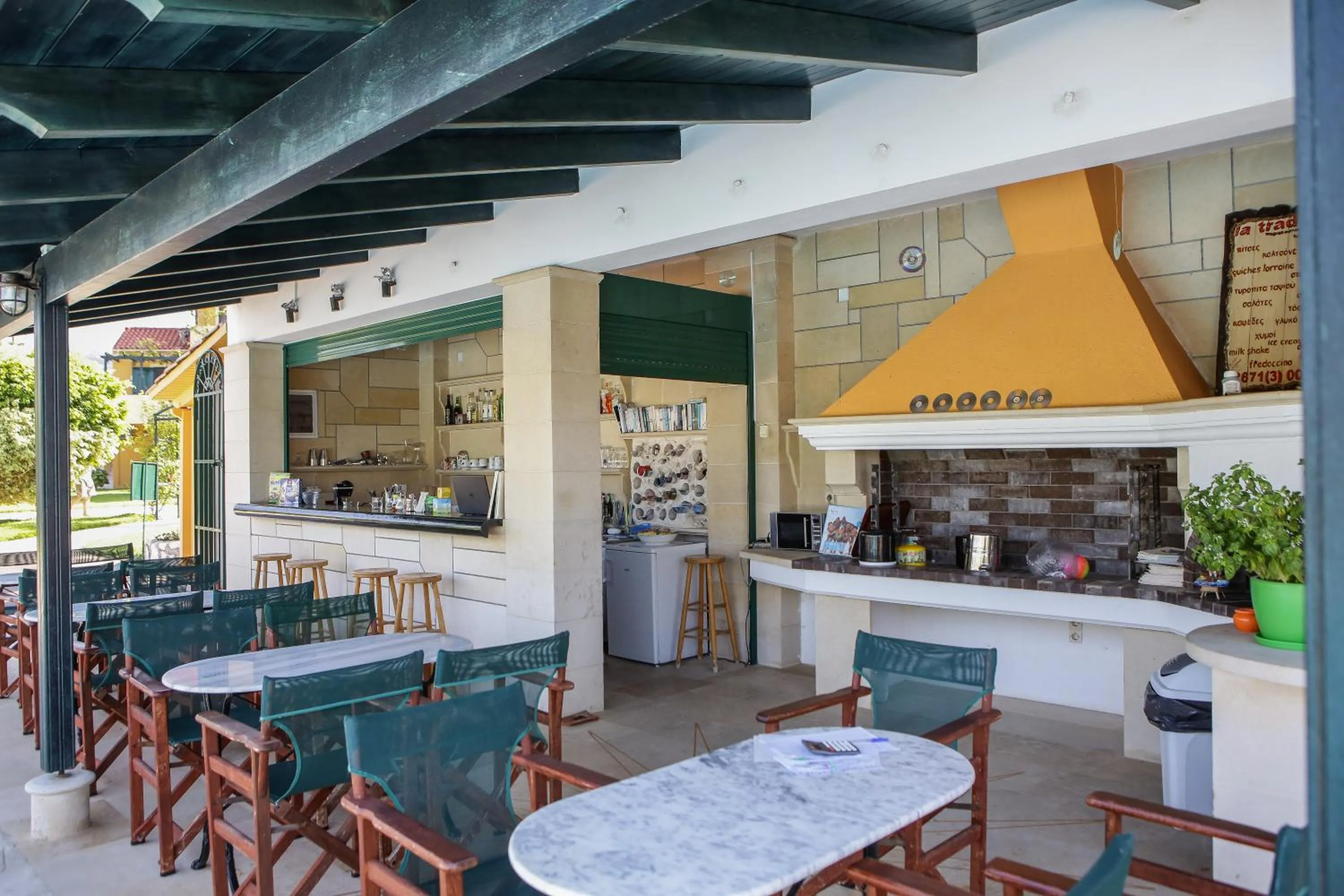 Food and drinks in Sandy Beach Villas and Apartments