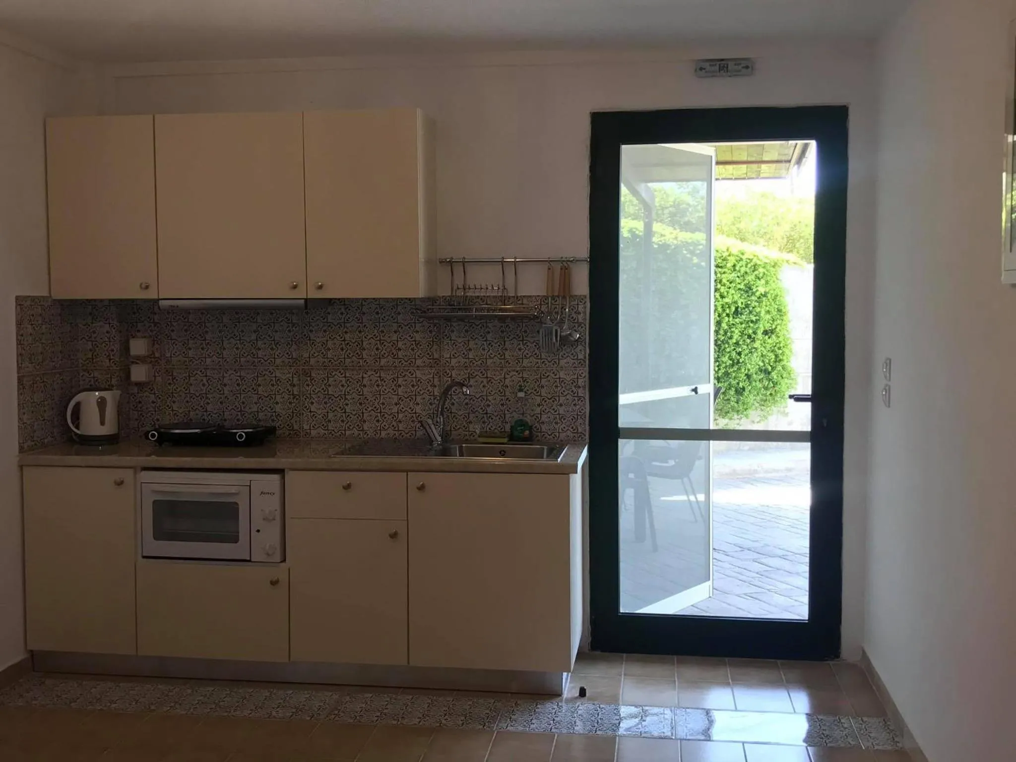 Kitchen or kitchenette in Sandy Beach Villas and Apartments