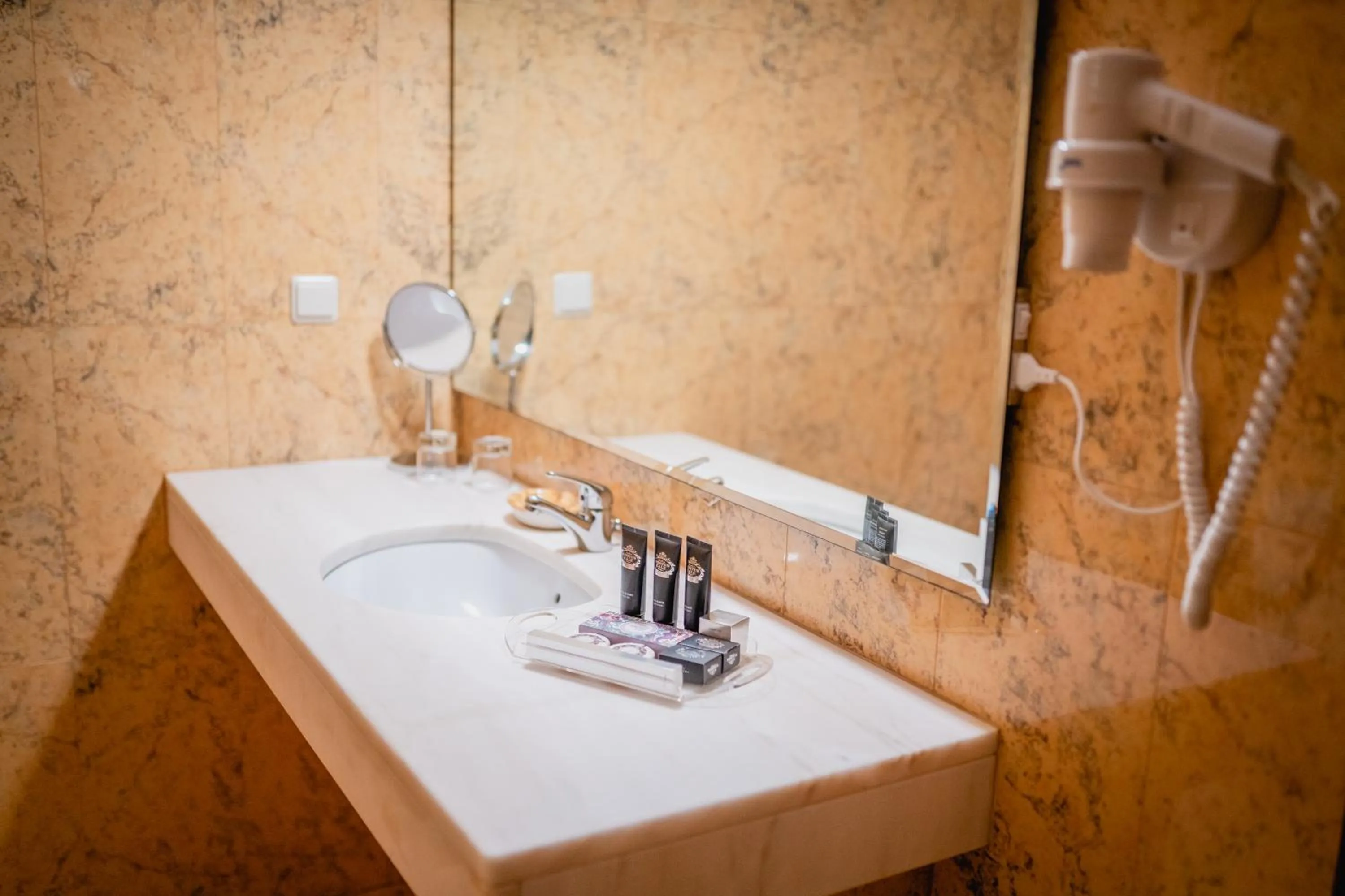 Casa Amarela TH & National Monument