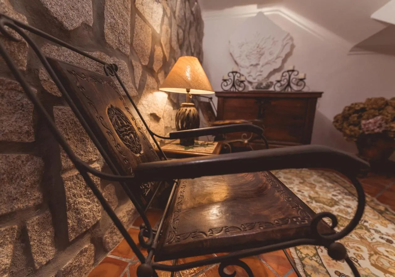 Casa Amarela TH & National Monument