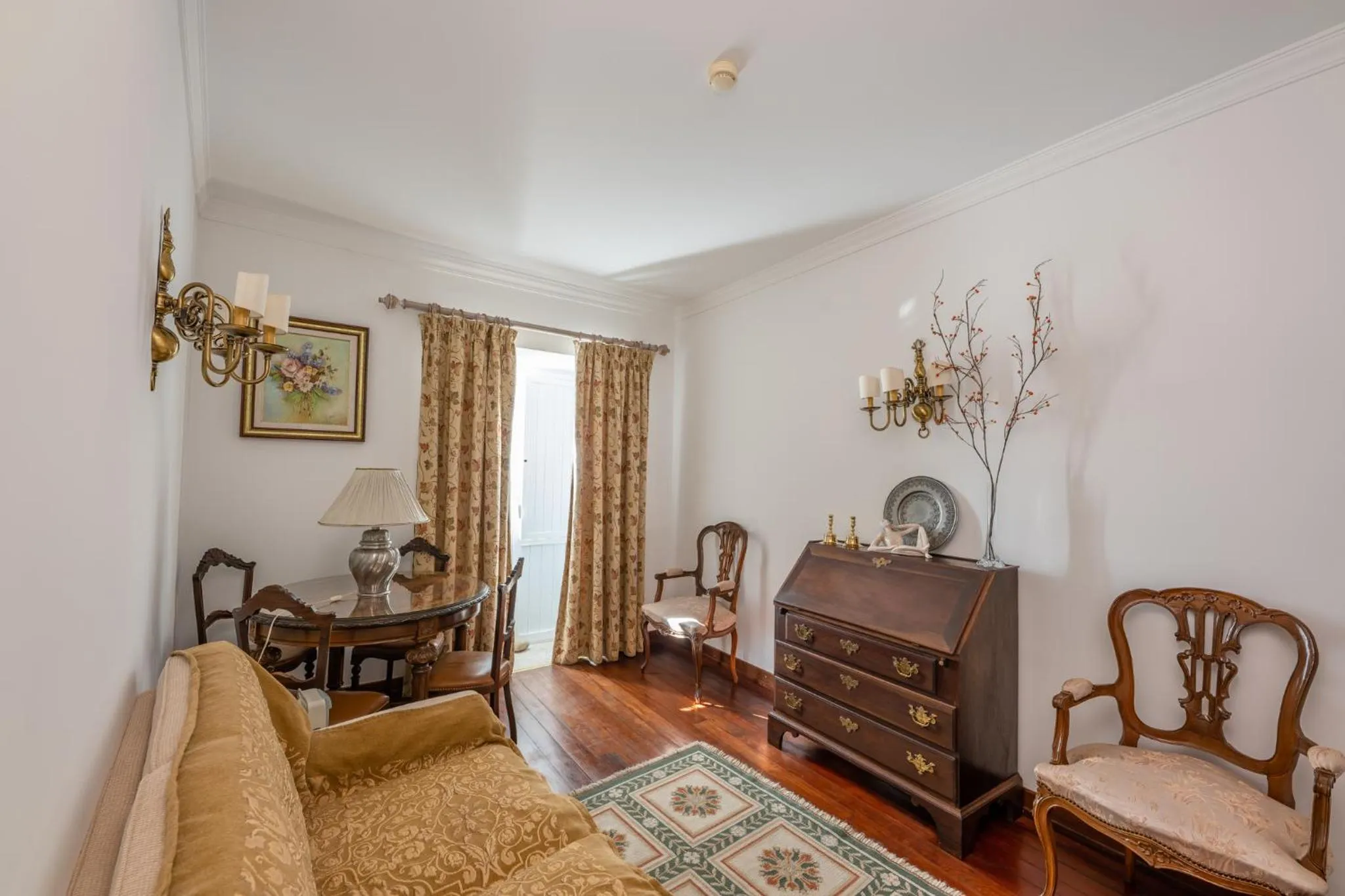 Casa Amarela TH & National Monument