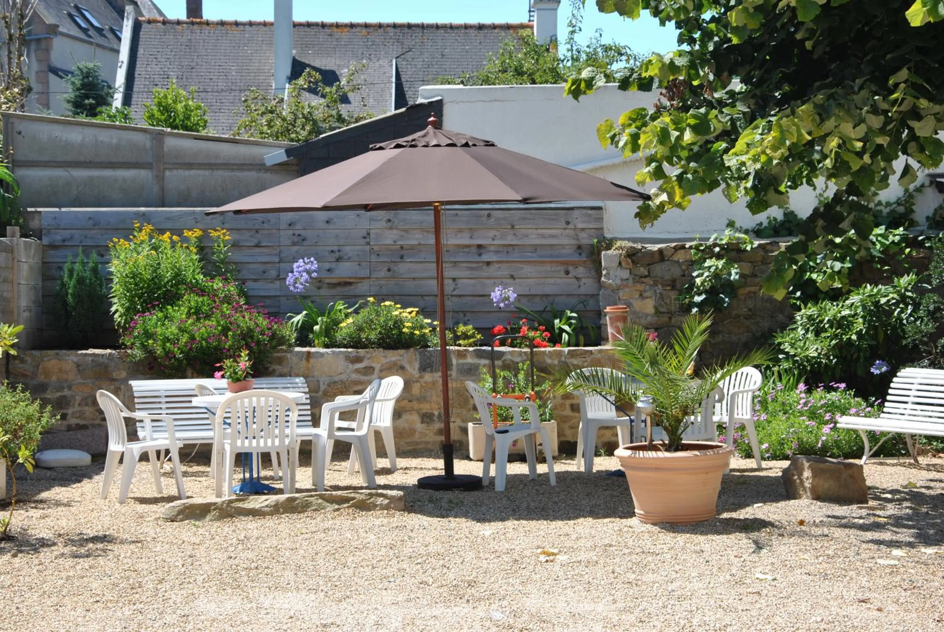 Restaurant/places to eat in Logis Hermitage