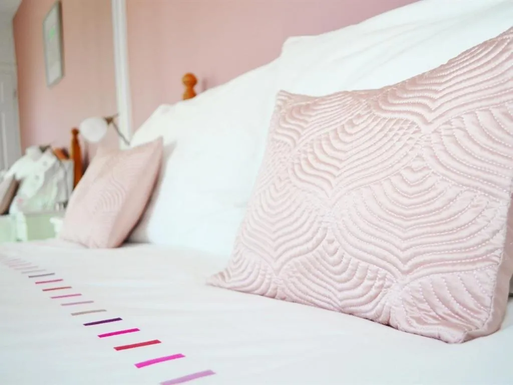 Bedroom, Bed in Quixhill - Denstone - Dove Meadow B & B