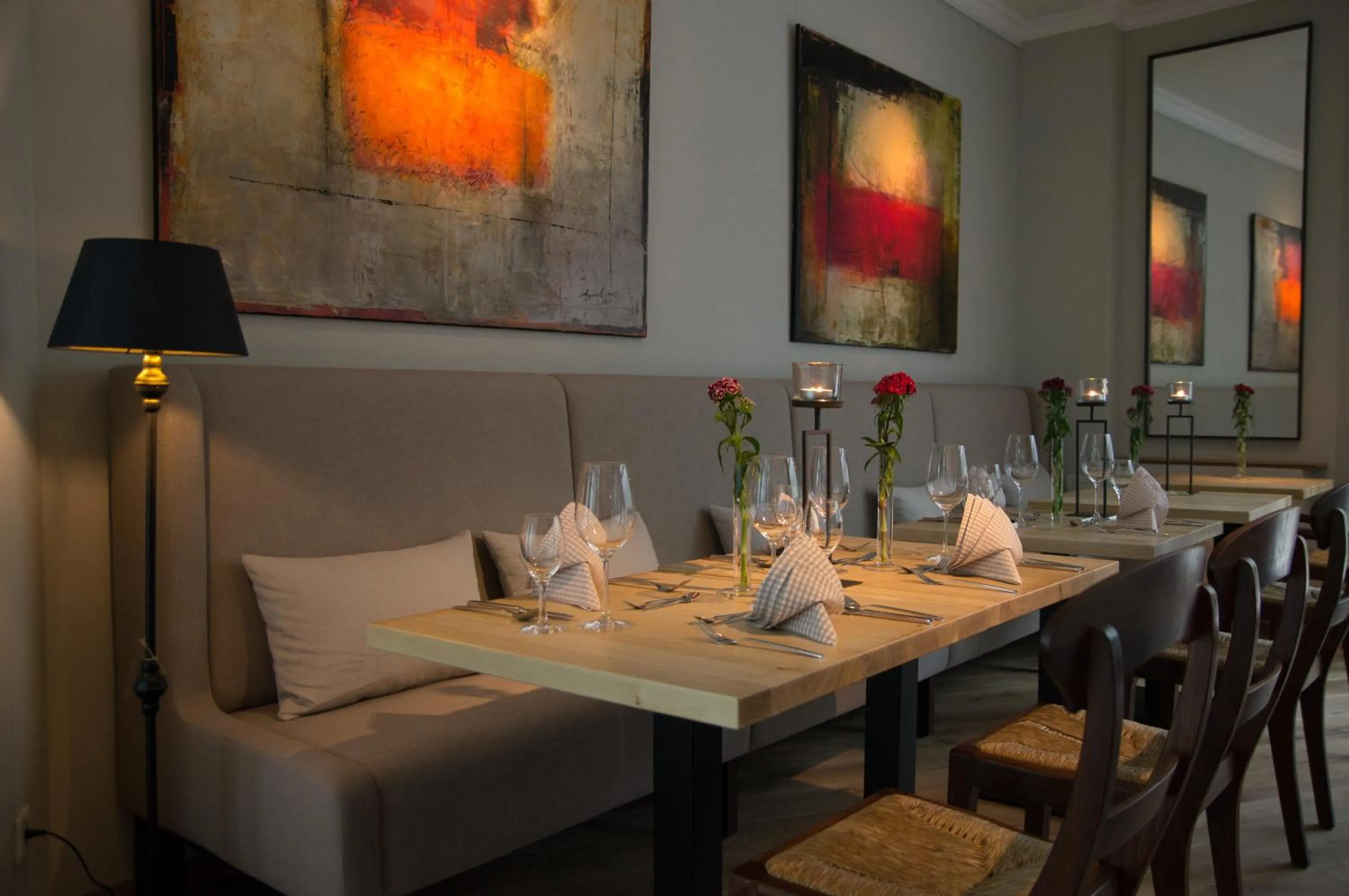 Restaurant/places to eat in Galerie Hotel