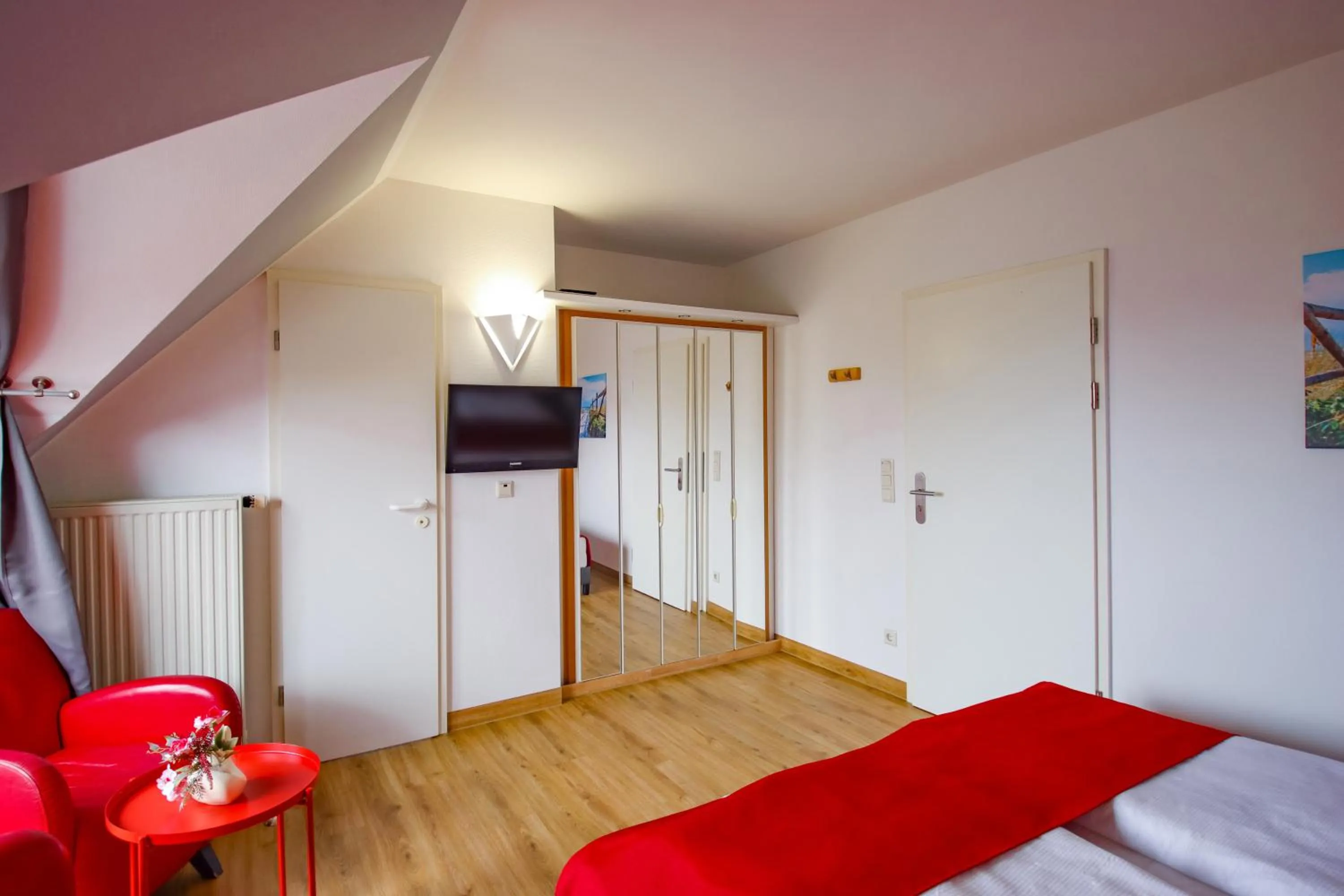 Photo of the whole room, Bed in Inselhotel kleiner Bodden