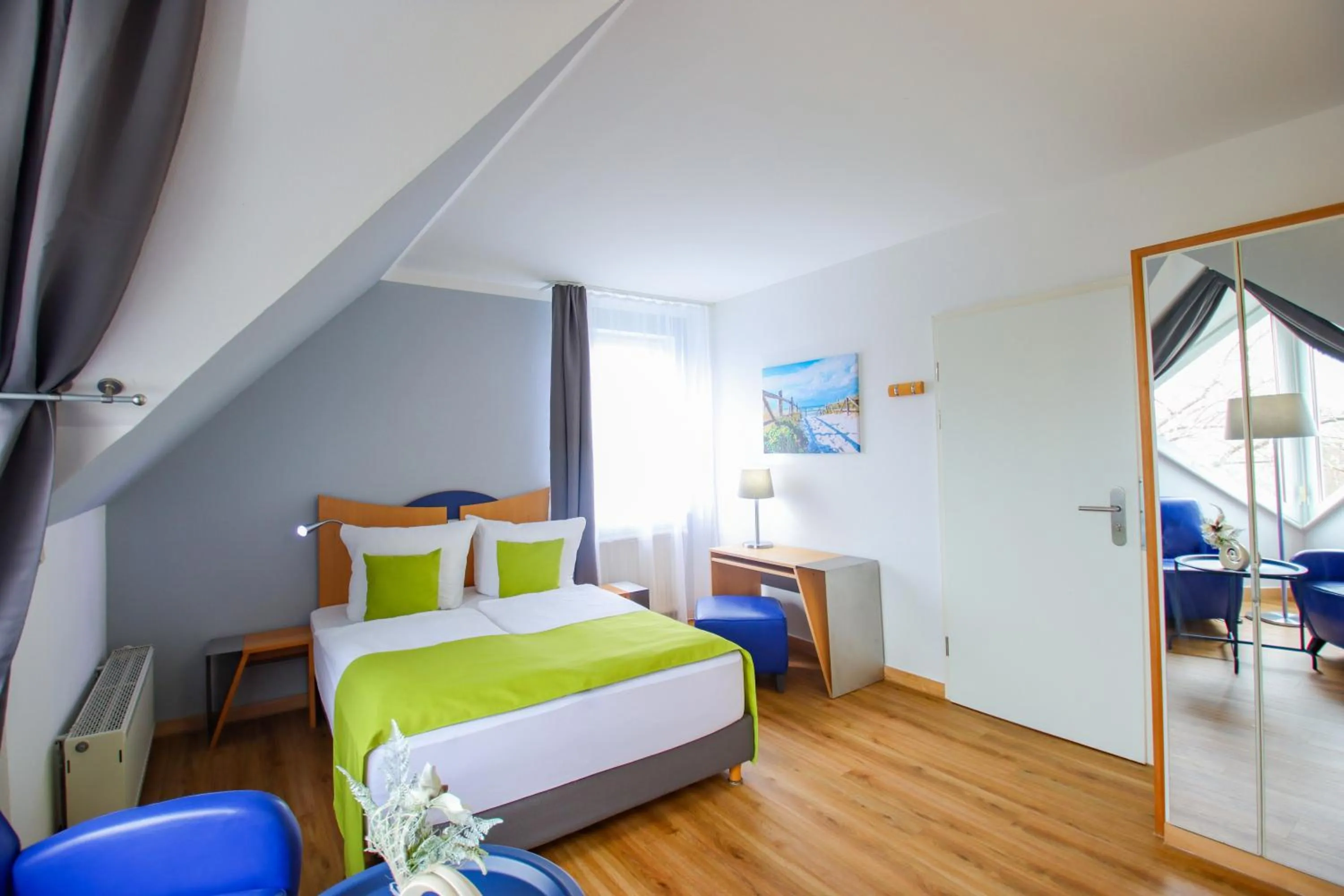 Photo of the whole room, Bed in Inselhotel kleiner Bodden