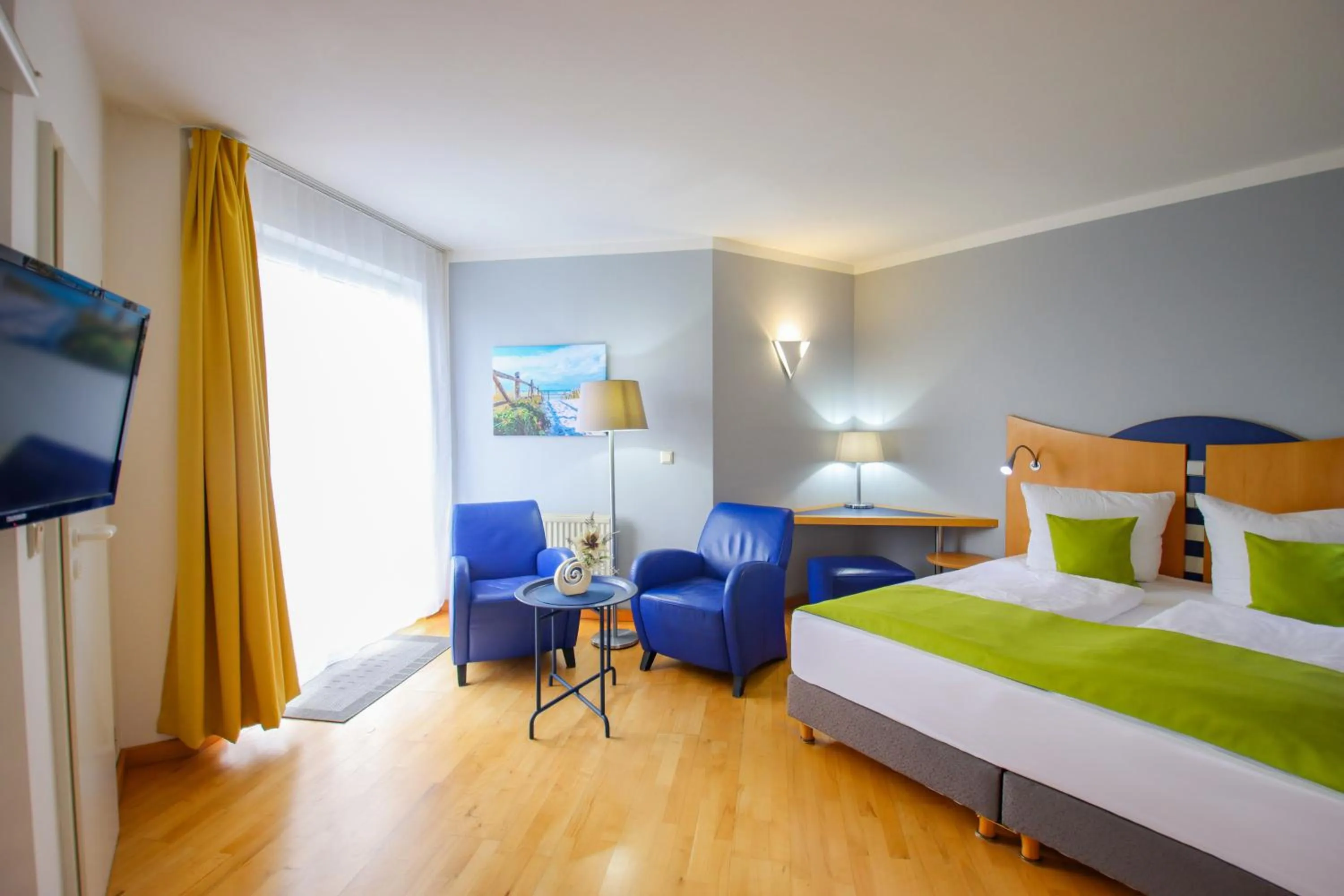 Photo of the whole room, Bed in Inselhotel kleiner Bodden