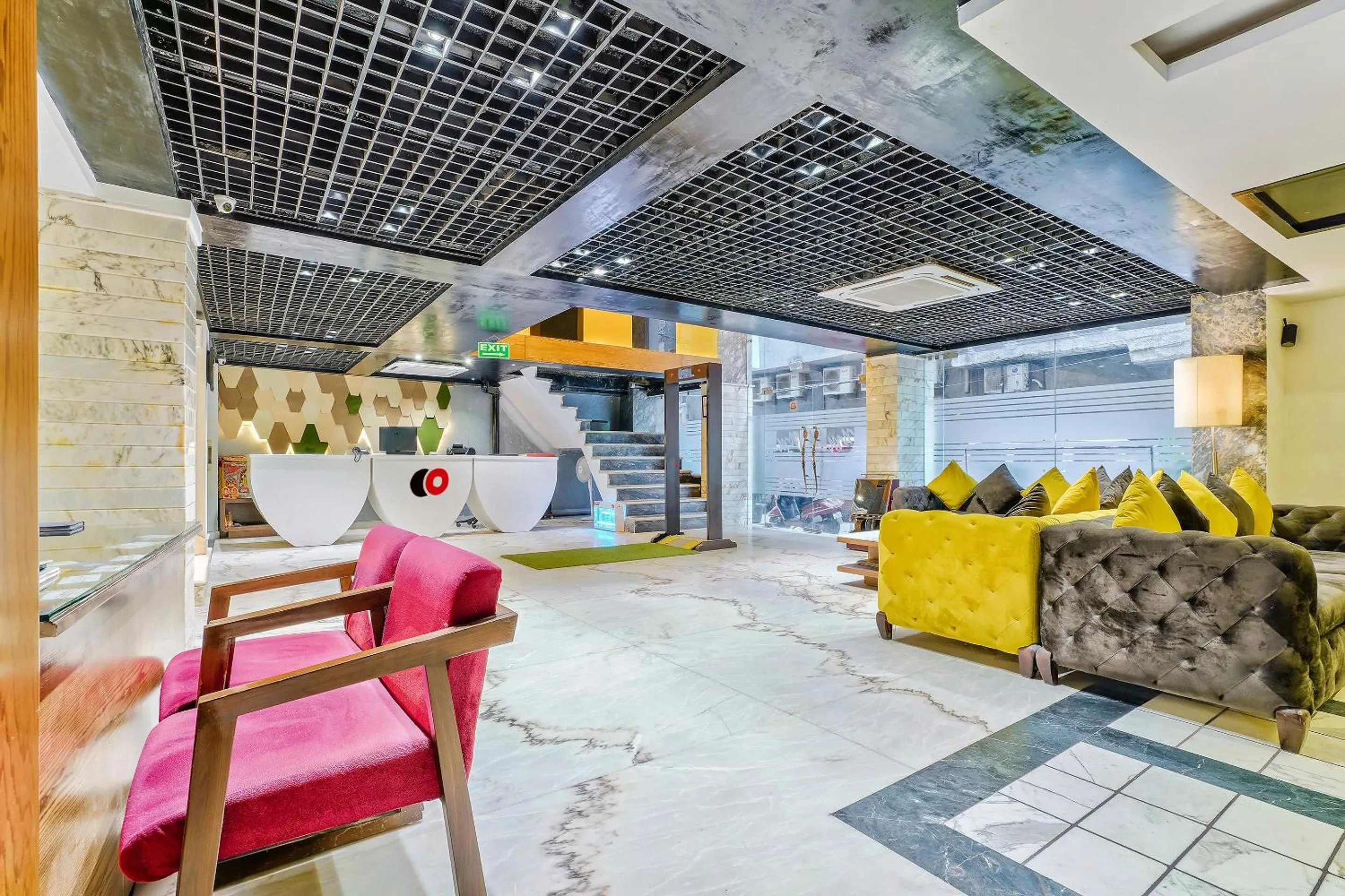 Living room in Staybook Hotel Nitya Maharani, Free Airport Pickup