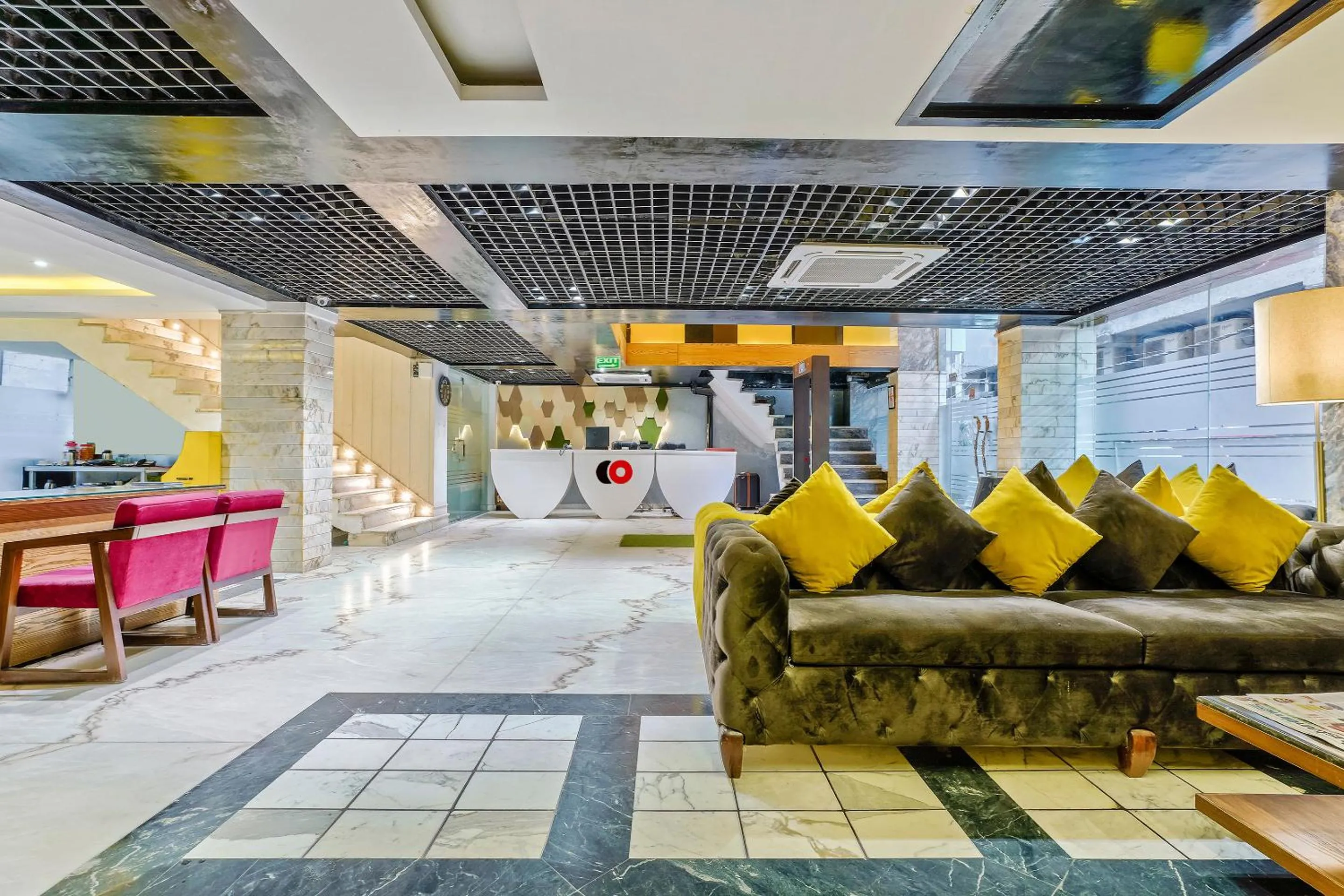 Restaurant/places to eat, Lobby/Reception in Staybook Hotel Nitya Maharani, Free Airport Pickup