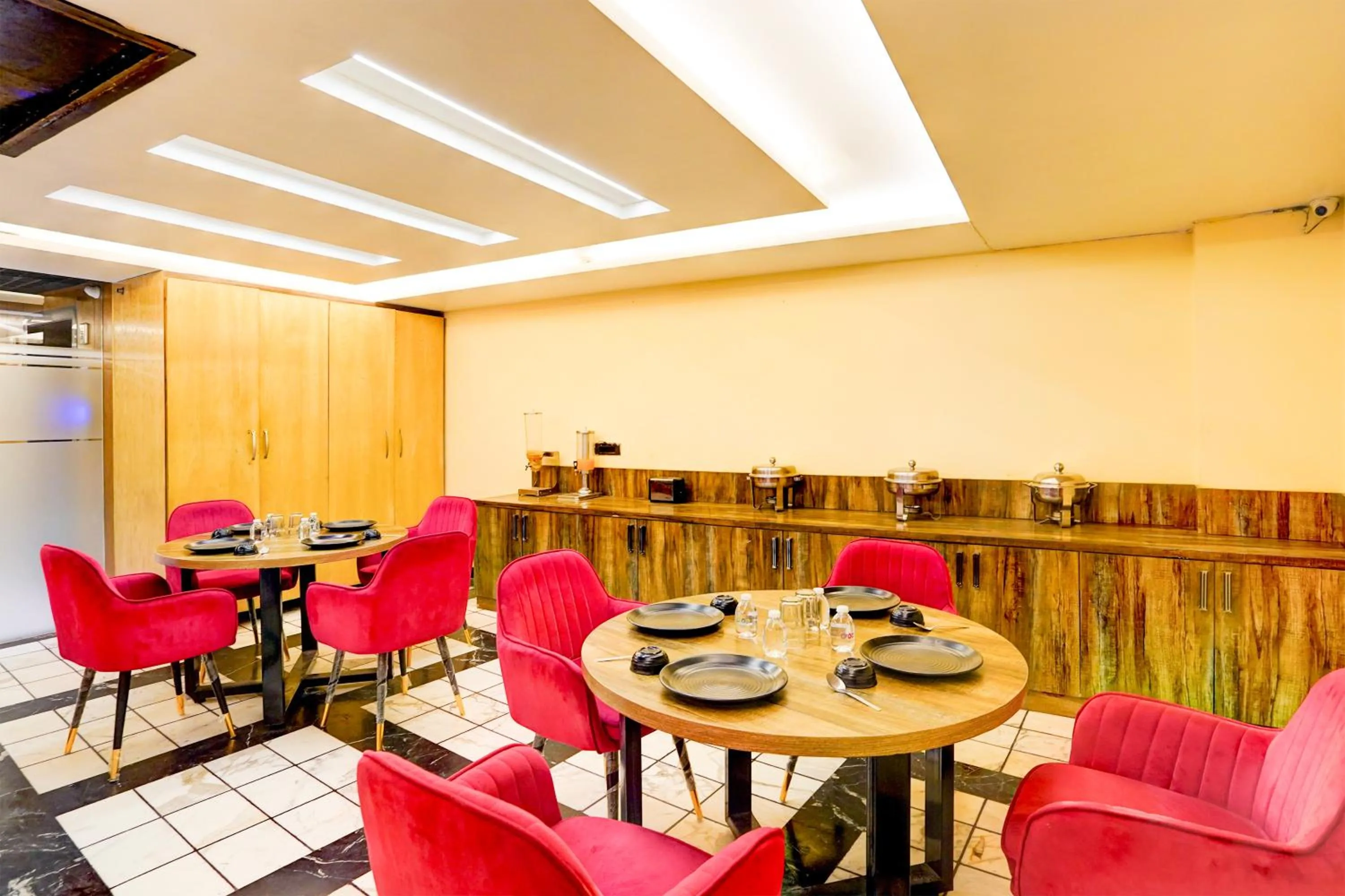 Restaurant/Places to Eat in Staybook Hotel Nitya Maharani, Free Airport Pickup