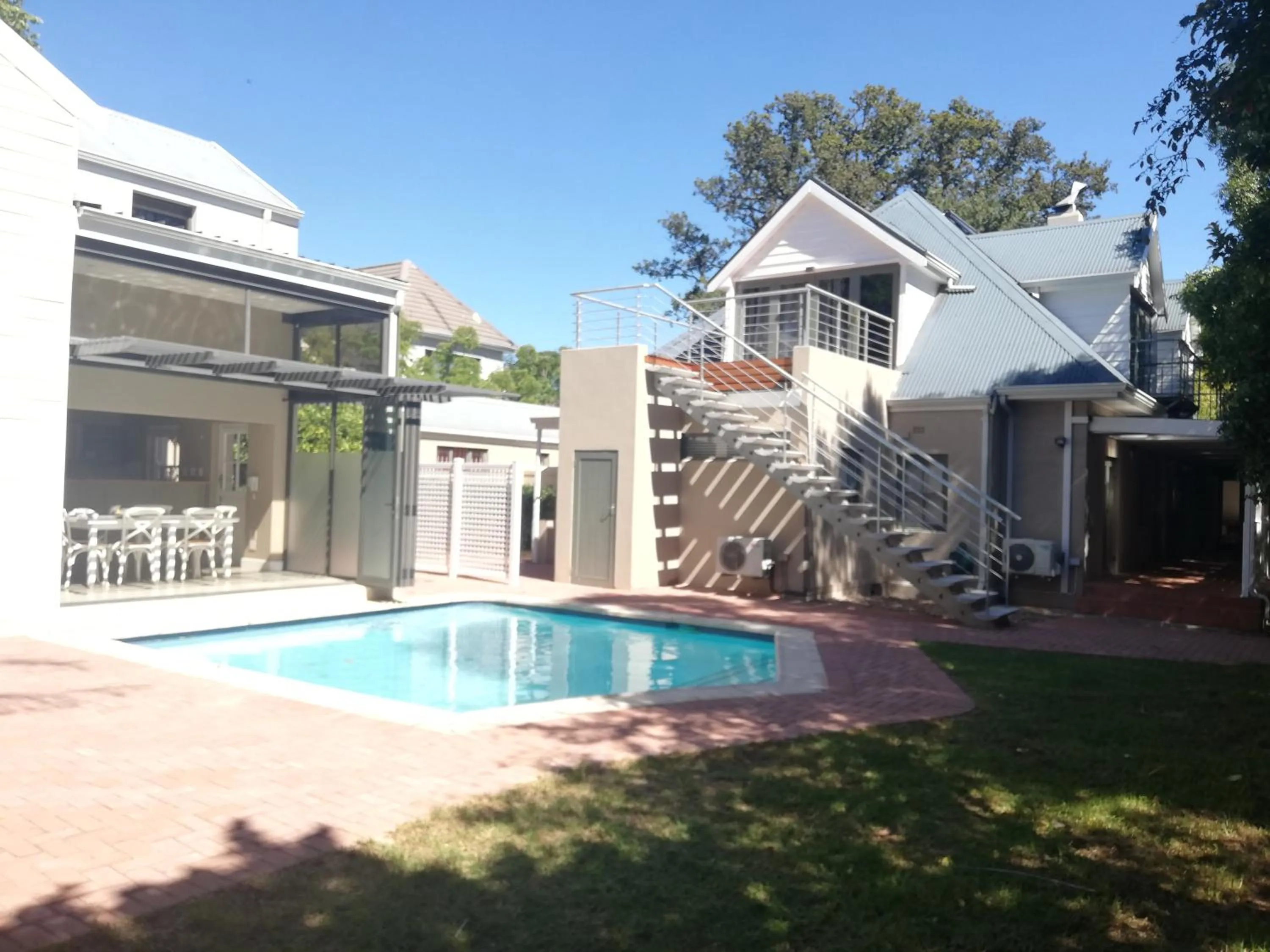 Swimming pool in De Haas Living @ Die Laan 40