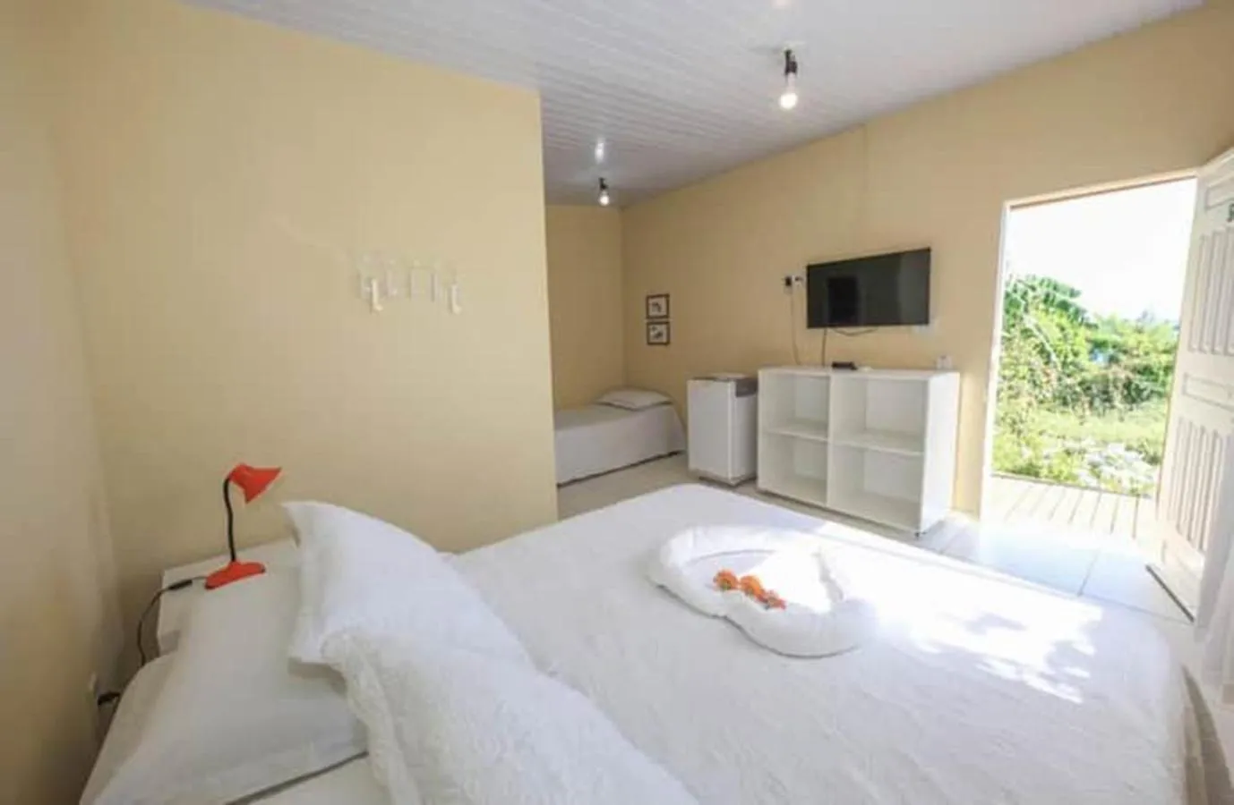 Photo of the whole room, Bed in Pousada Canto do Boldró