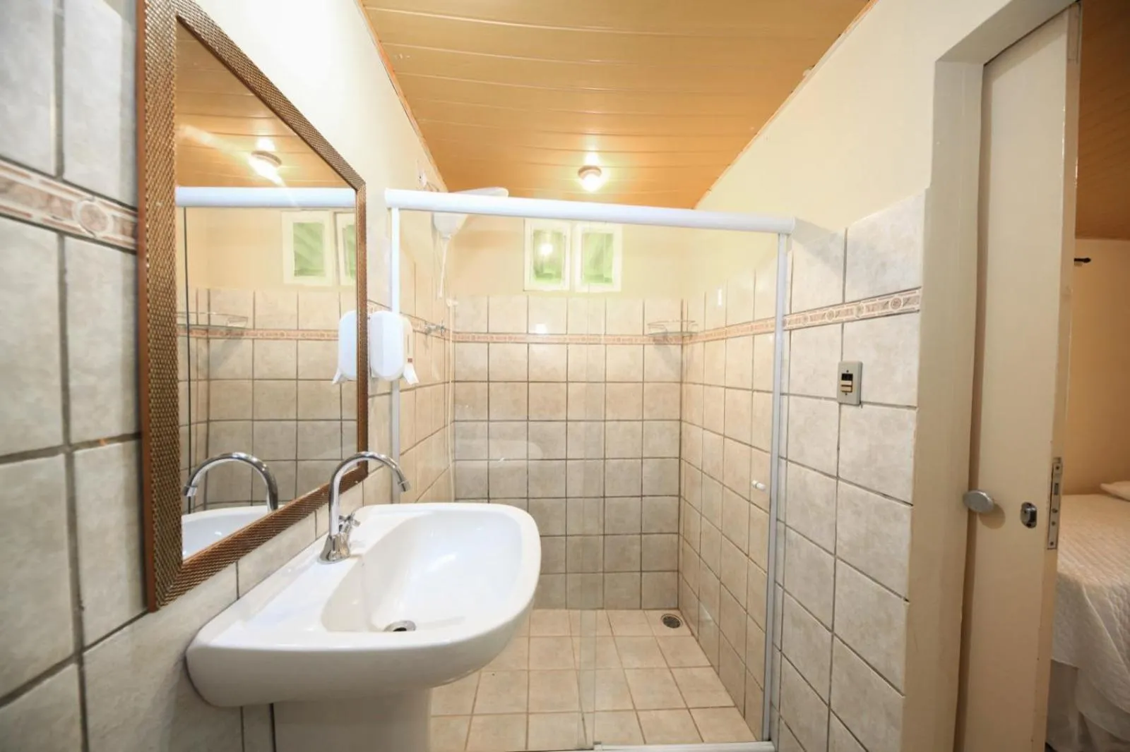 Bathroom in Pousada Canto do Boldró