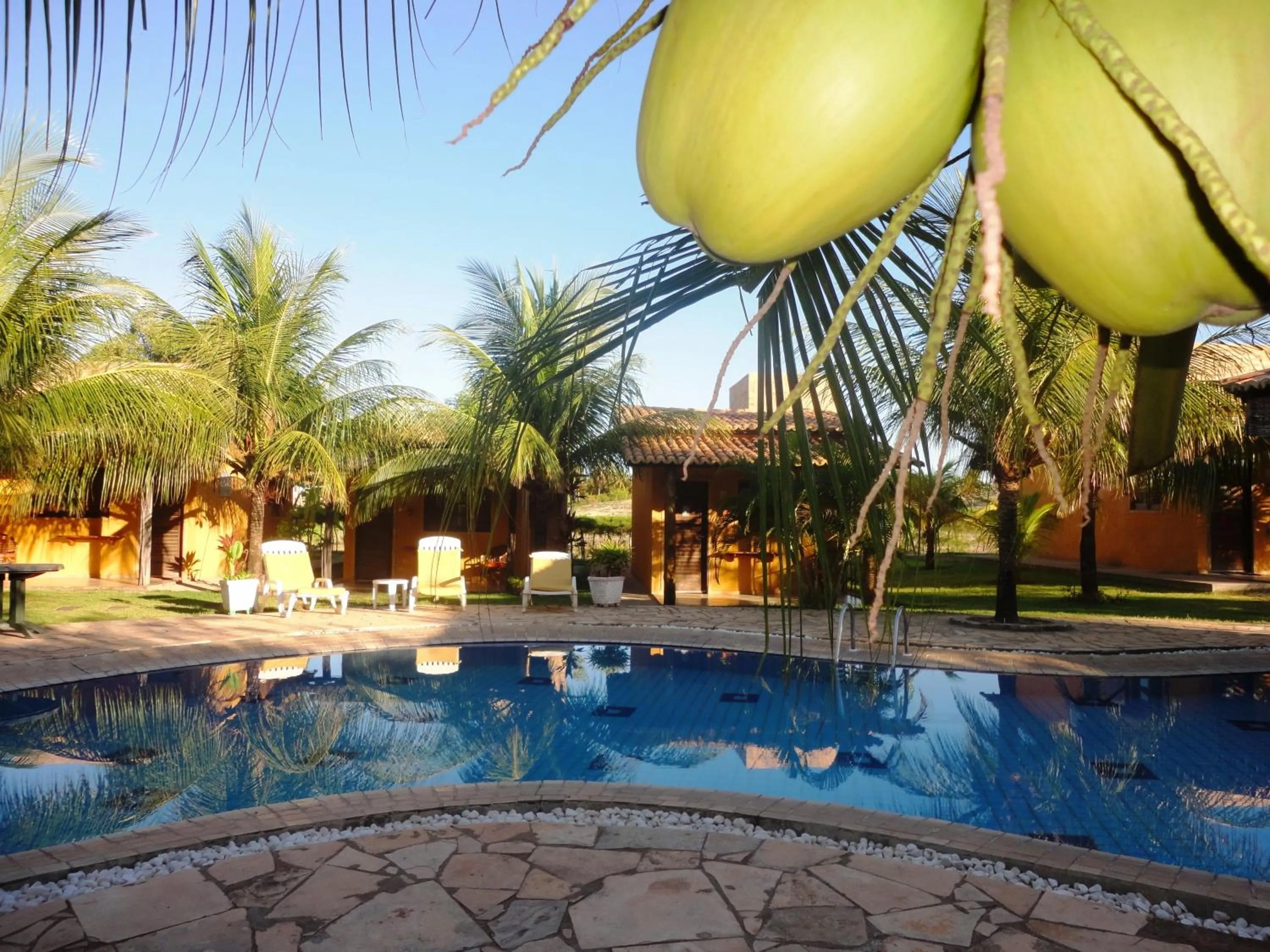 Swimming pool in Hotel Enseada Maracajaú