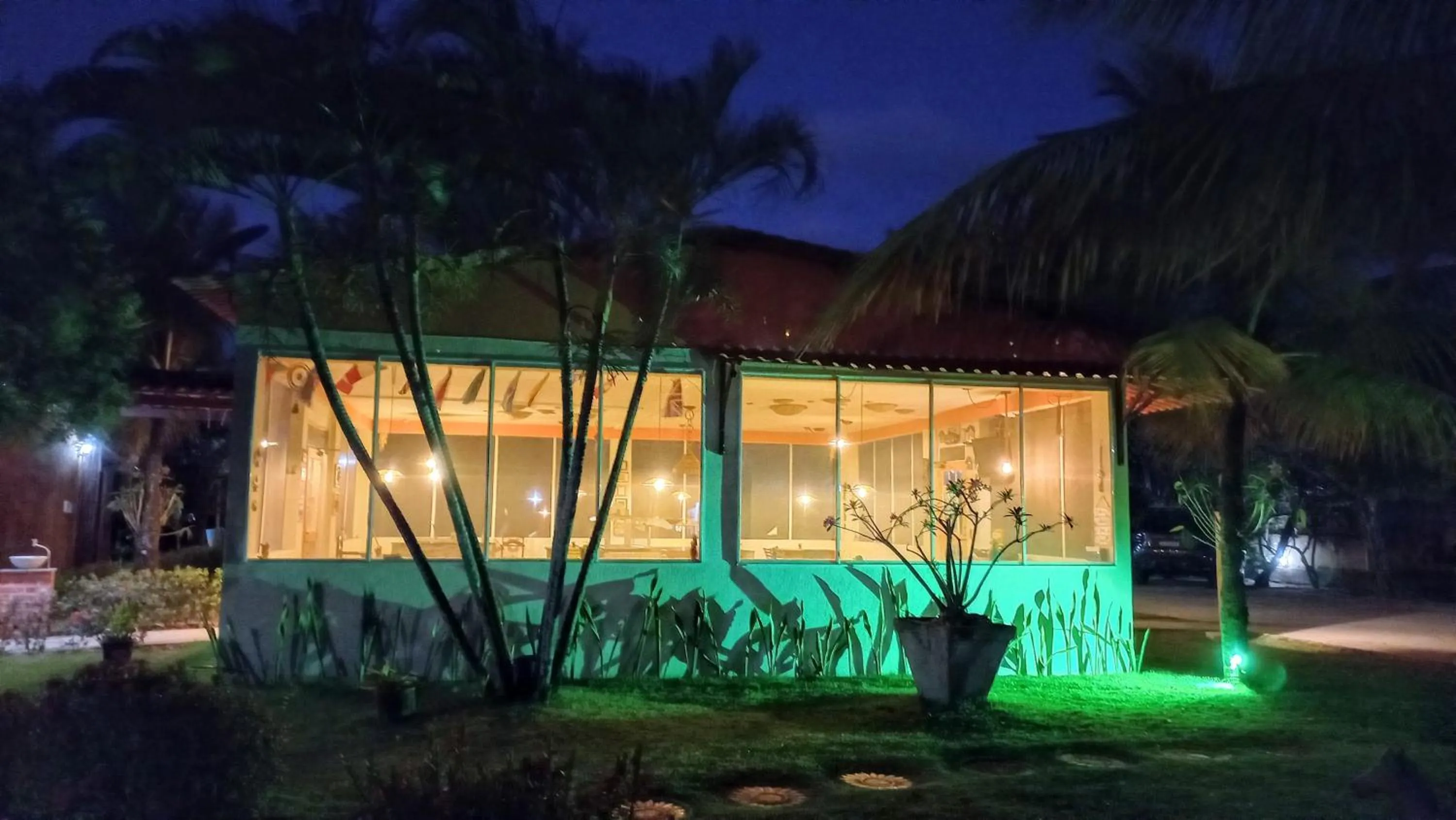 Restaurant/places to eat in Hotel Enseada Maracajaú