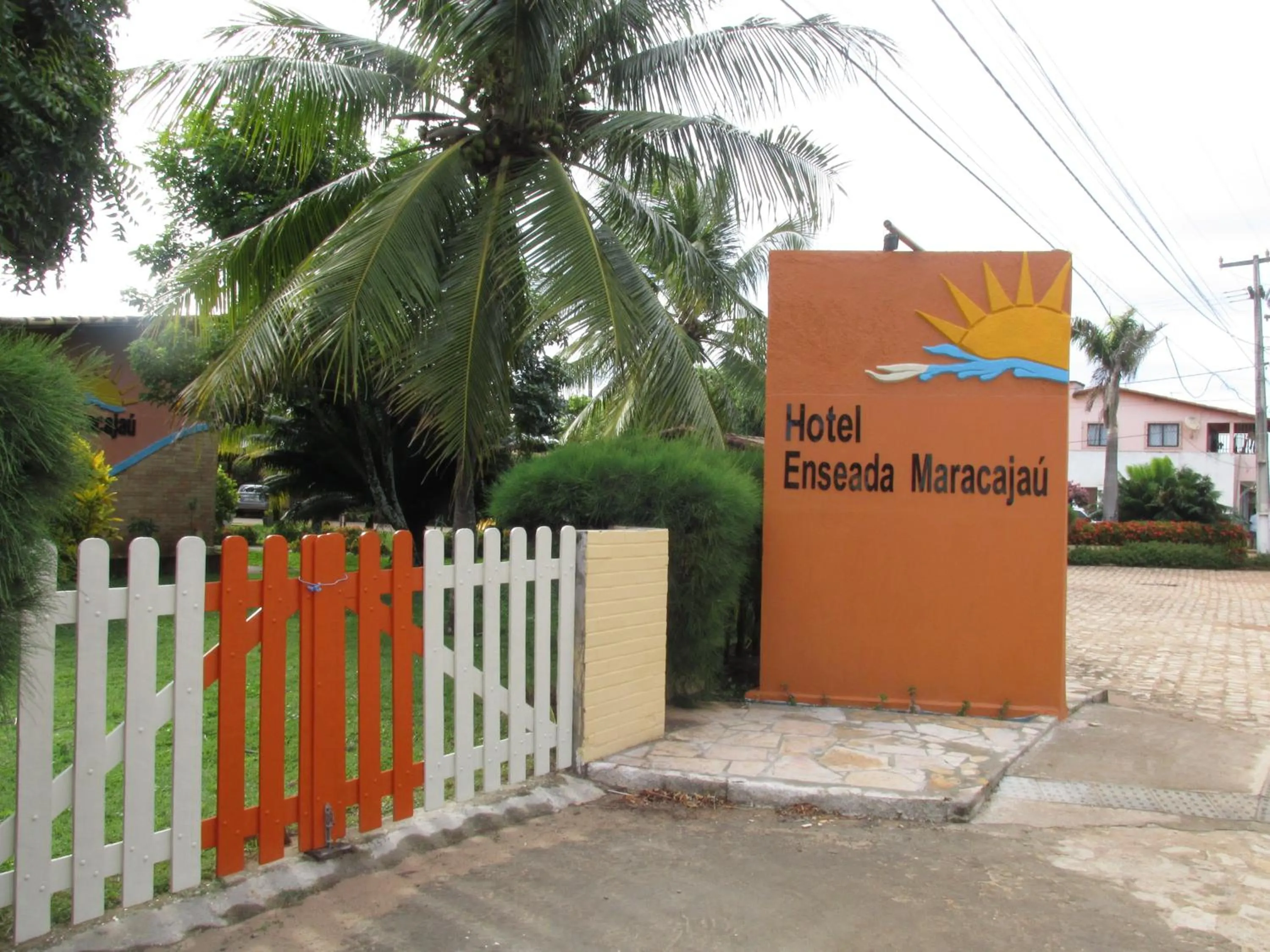 Property building in Hotel Enseada Maracajaú
