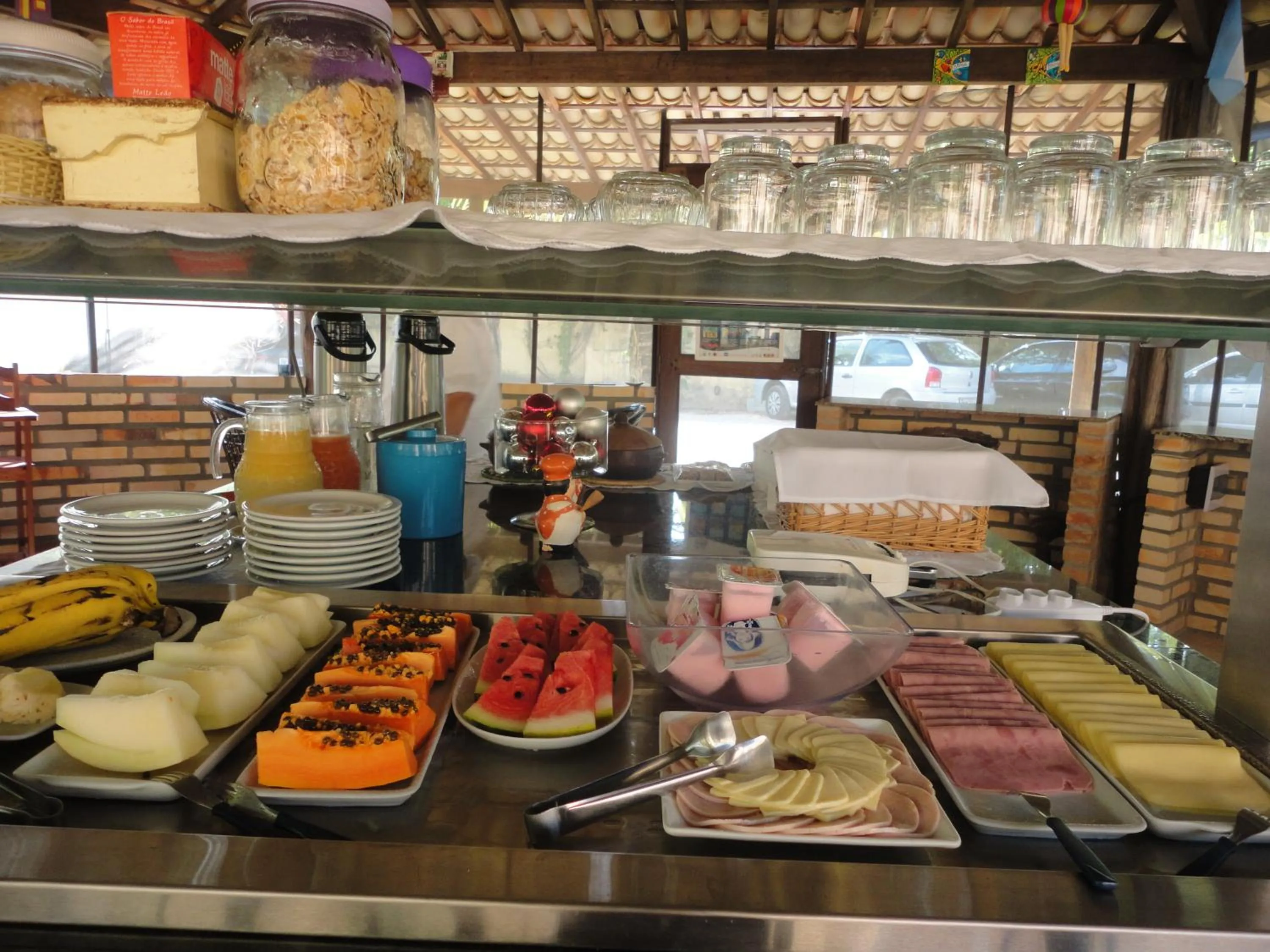 Restaurant/places to eat in Hotel Enseada Maracajaú