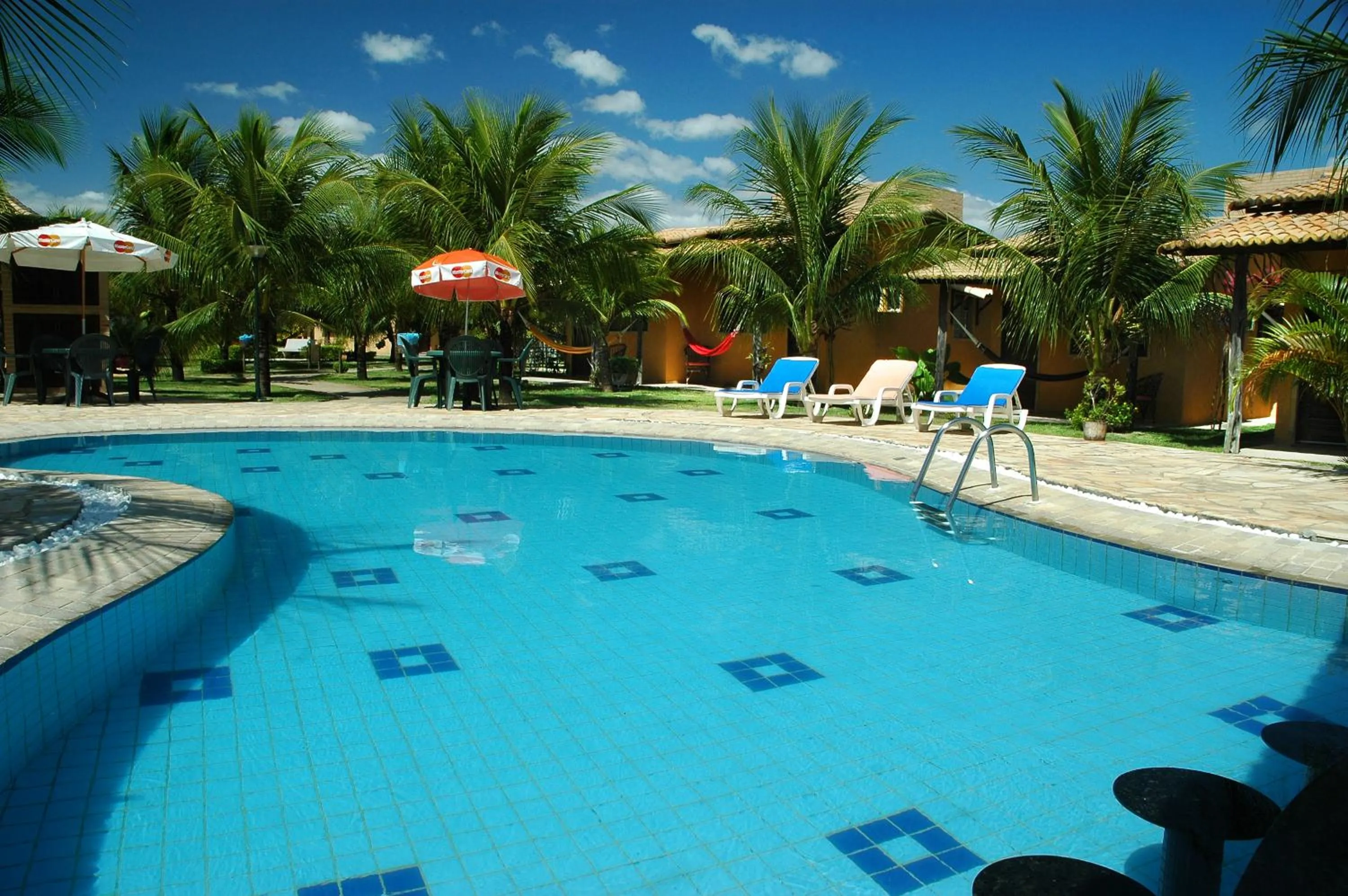 Swimming pool in Hotel Enseada Maracajaú