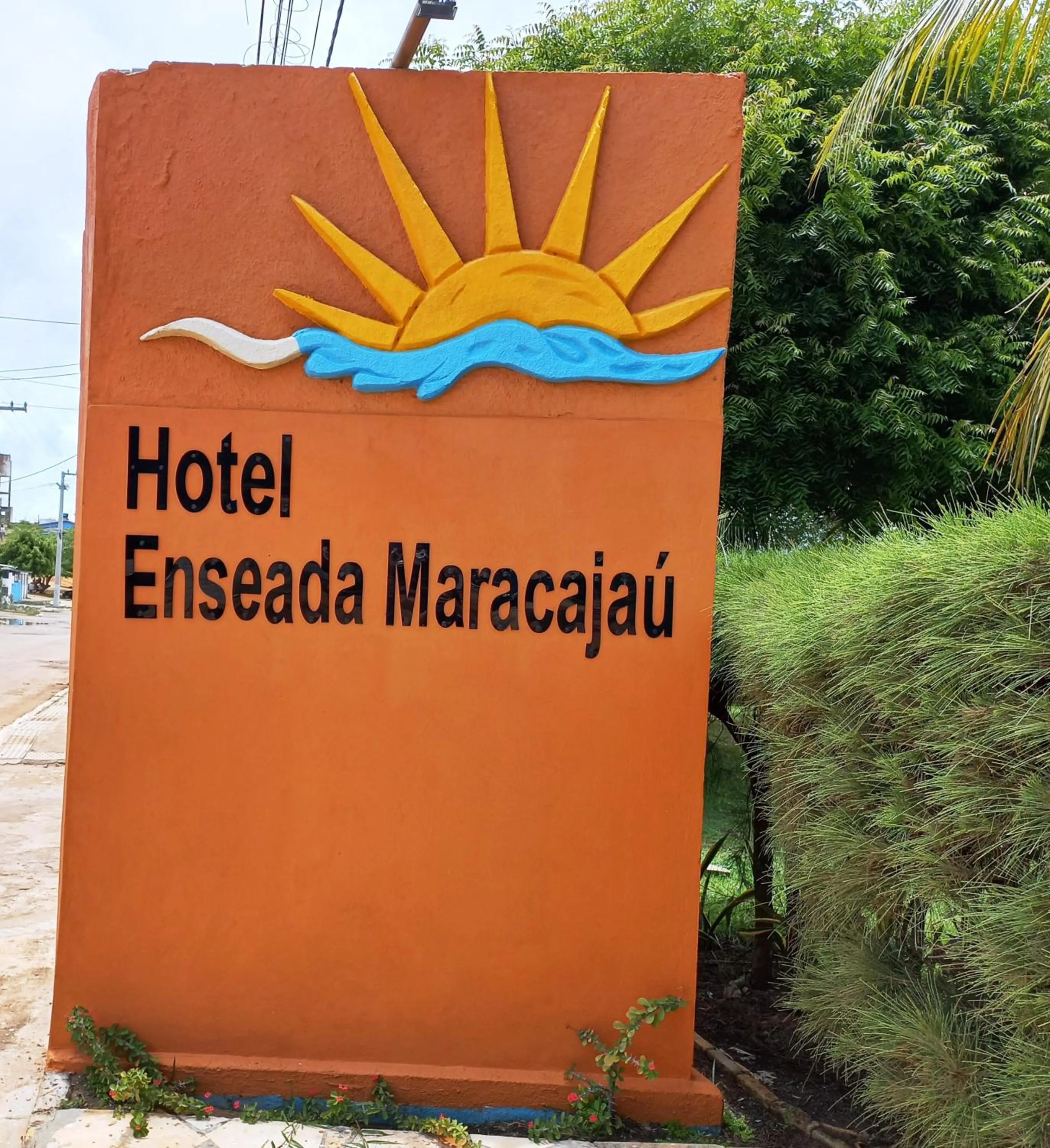 Property logo or sign in Hotel Enseada Maracajaú