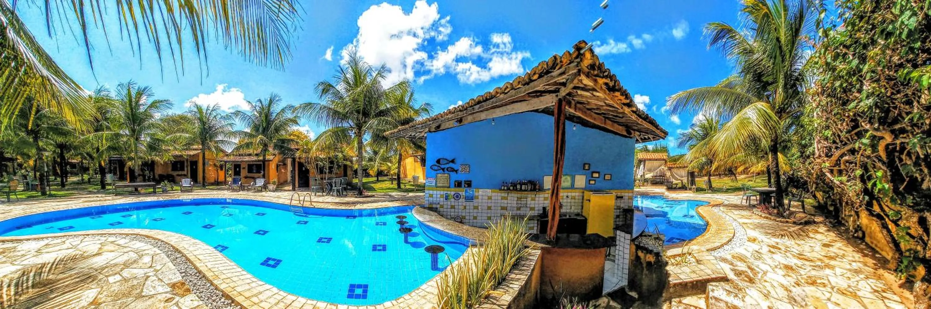 Swimming pool in Hotel Enseada Maracajaú