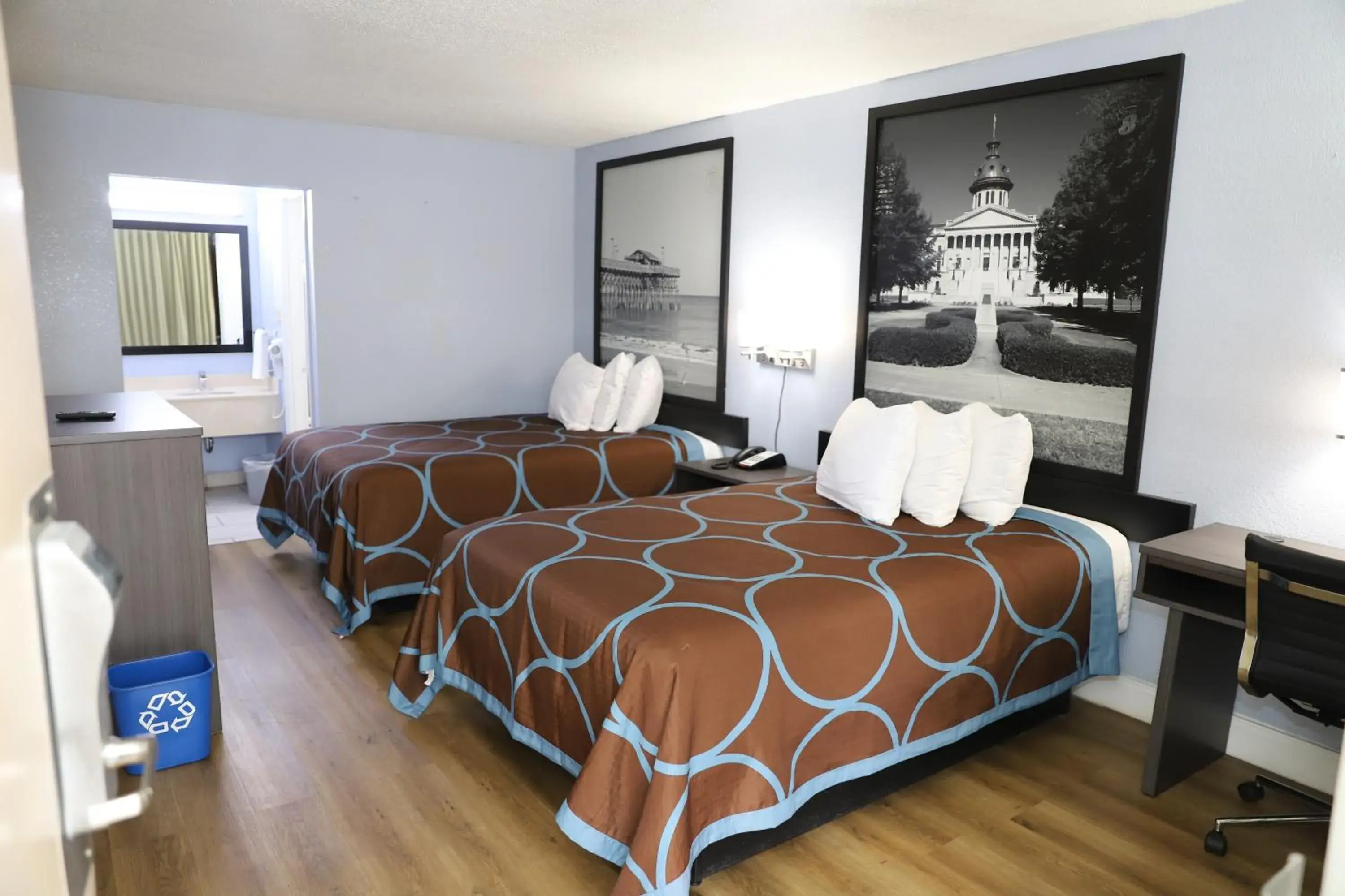 Bed in Super 8 by Wyndham Florence SC I-95 North - Hwy 76 Bed in Super 8 by Wyndham Florence SC I-95 North - Hwy 76