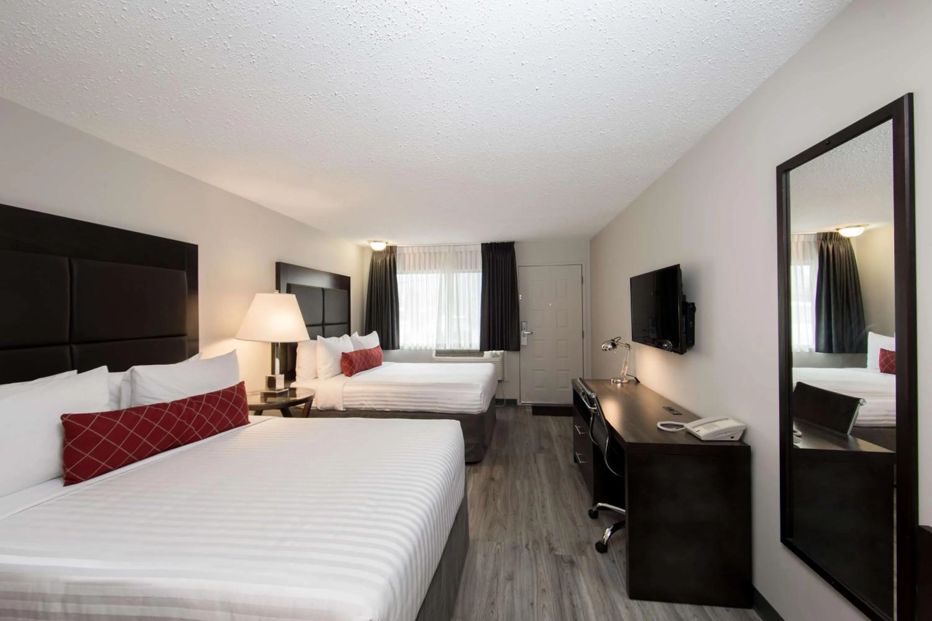 Photo of the whole room, Bed in SureStay Hotel by Best Western Castlegar