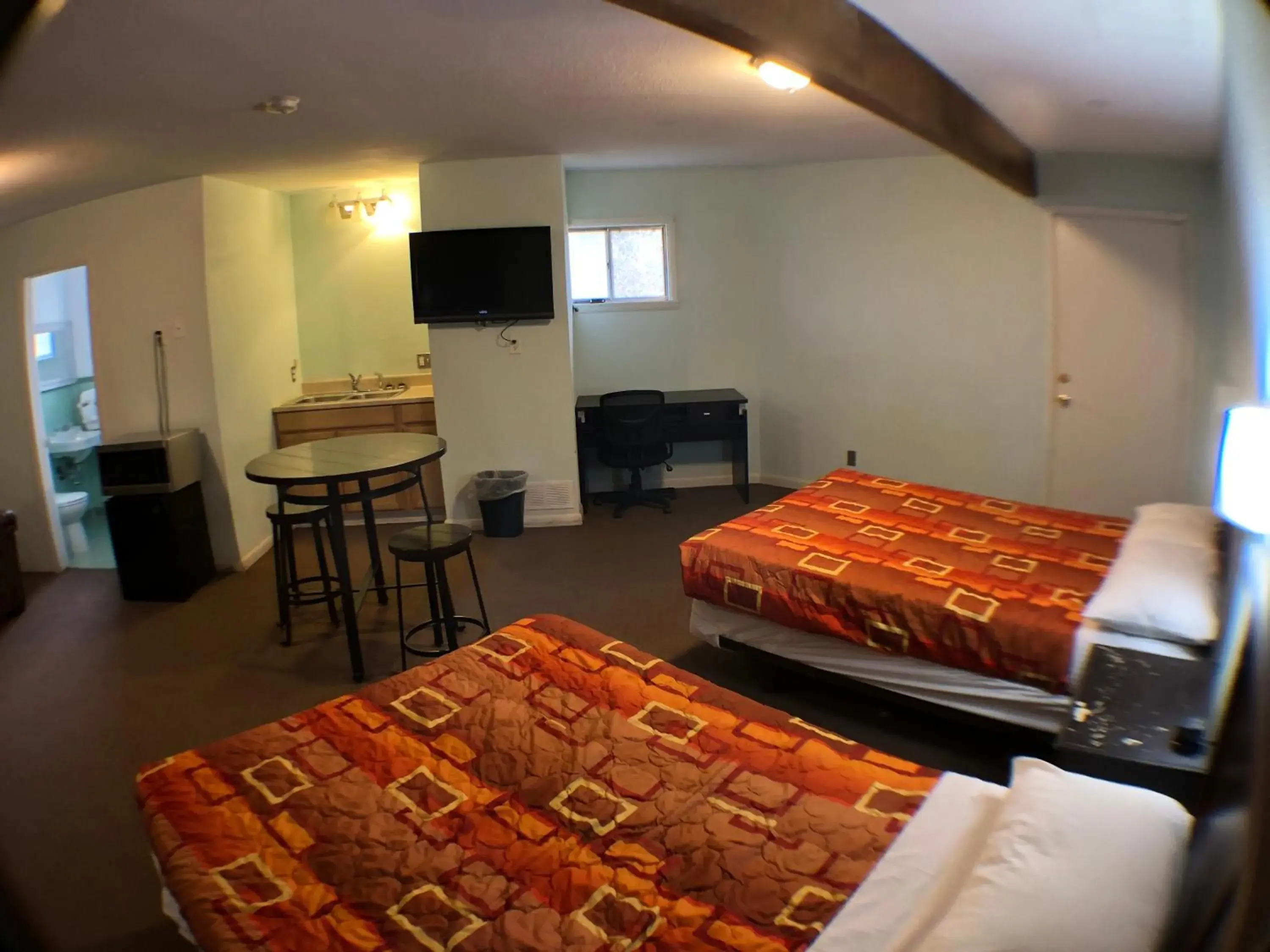 Deluxe Double Studio in Tower 64 Motel & RV Deluxe Double Studio in Tower 64 Motel & RV