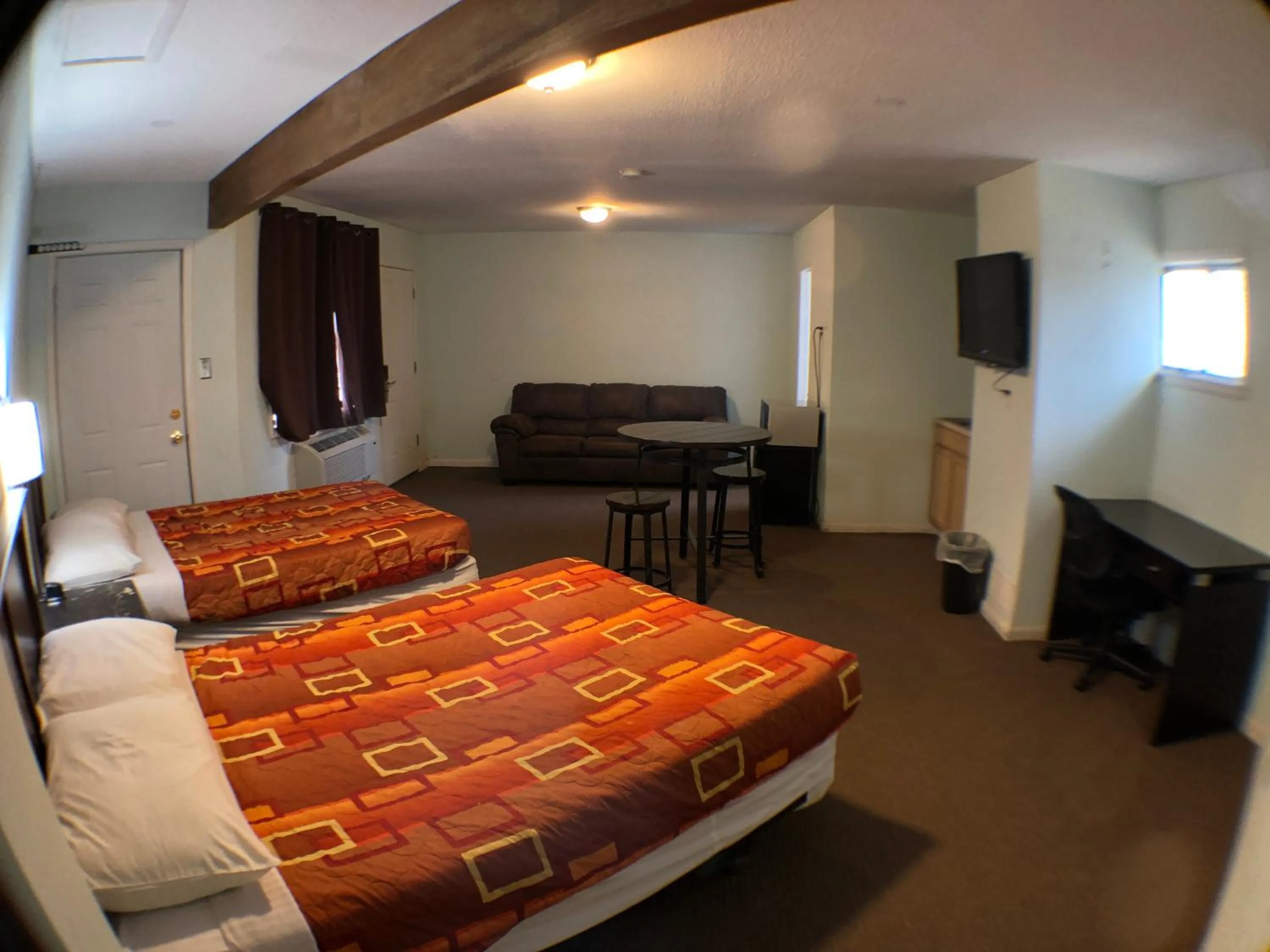 Bed in Tower 64 Motel & RV