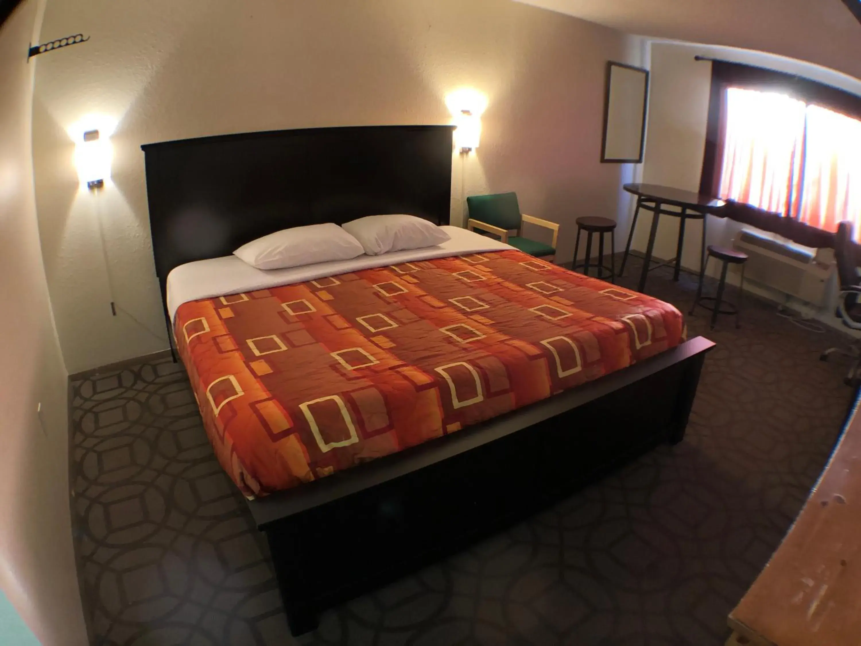 King Room with Mountain View in Tower 64 Motel & RV King Room with Mountain View in Tower 64 Motel & RV