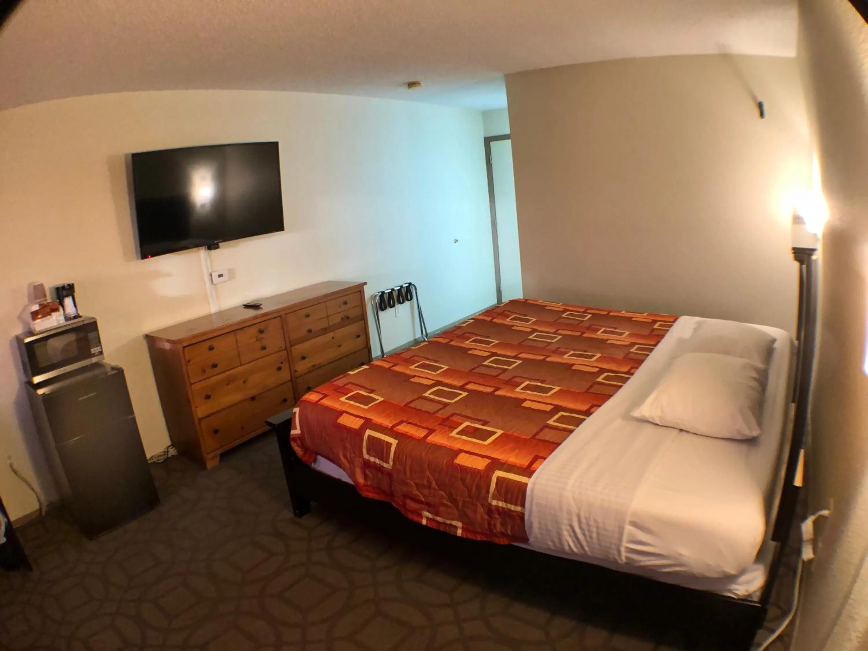 Bed in Tower 64 Motel & RV