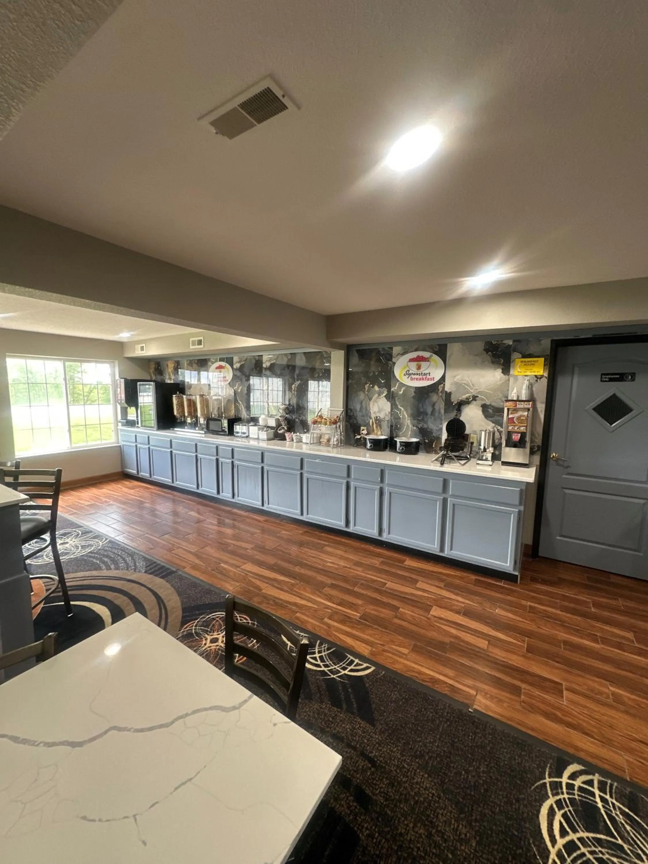 Breakfast in Super 8 by Wyndham Lake of the Ozarks