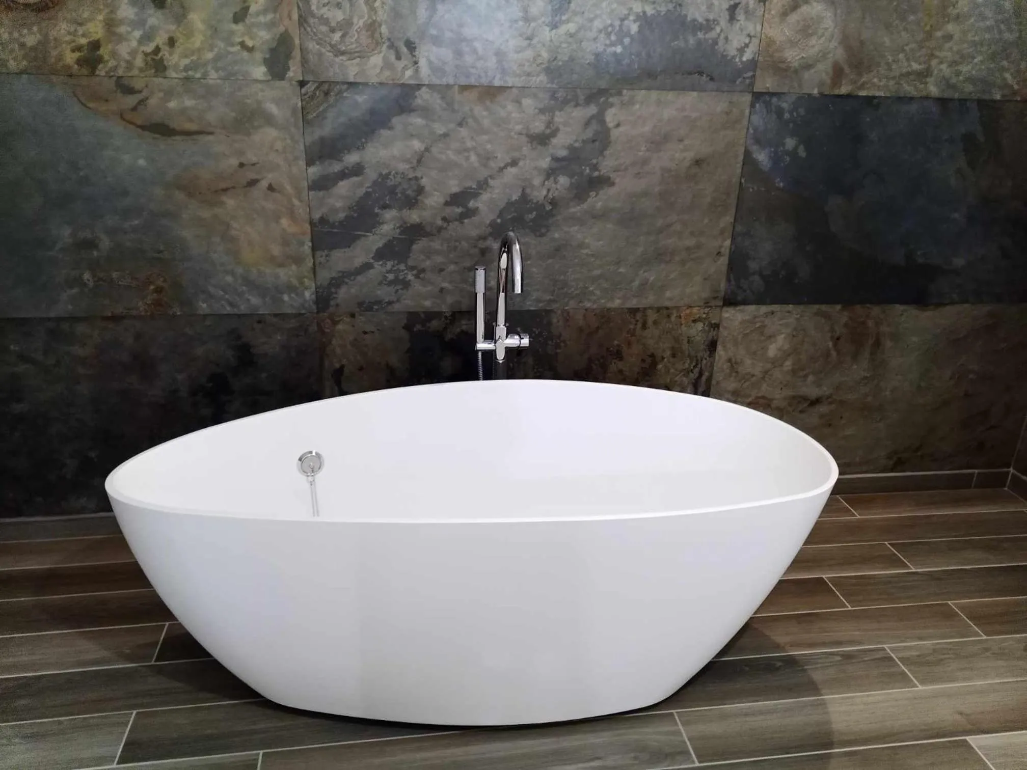 Bathroom in Gîtes de l'Orée du Bois - Boussières