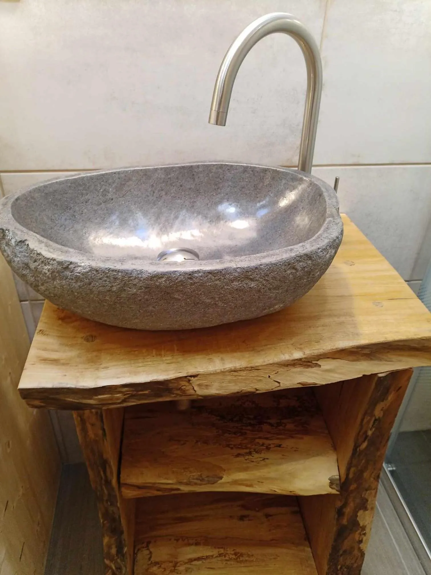 Bathroom in Gîtes de l'Orée du Bois - Boussières